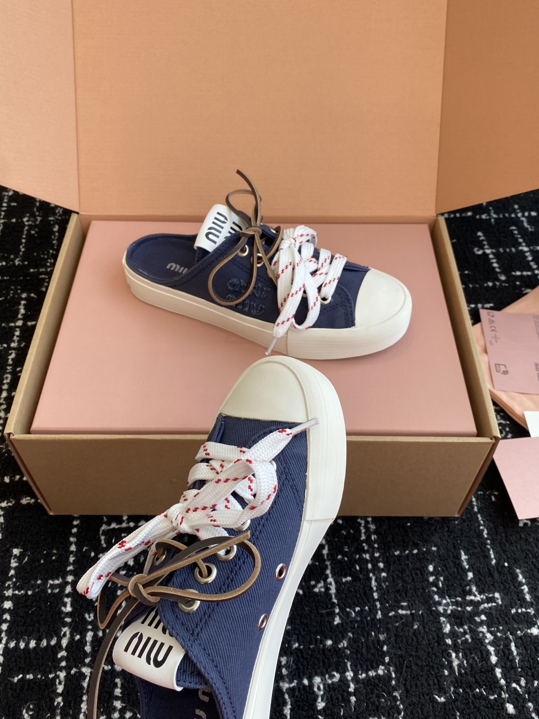 代购级（官网同步✈️盒包装）MiuMiu缪缪 25ss 最新款美式复古风 双鞋带 帆布 半拖 中绑 高绑