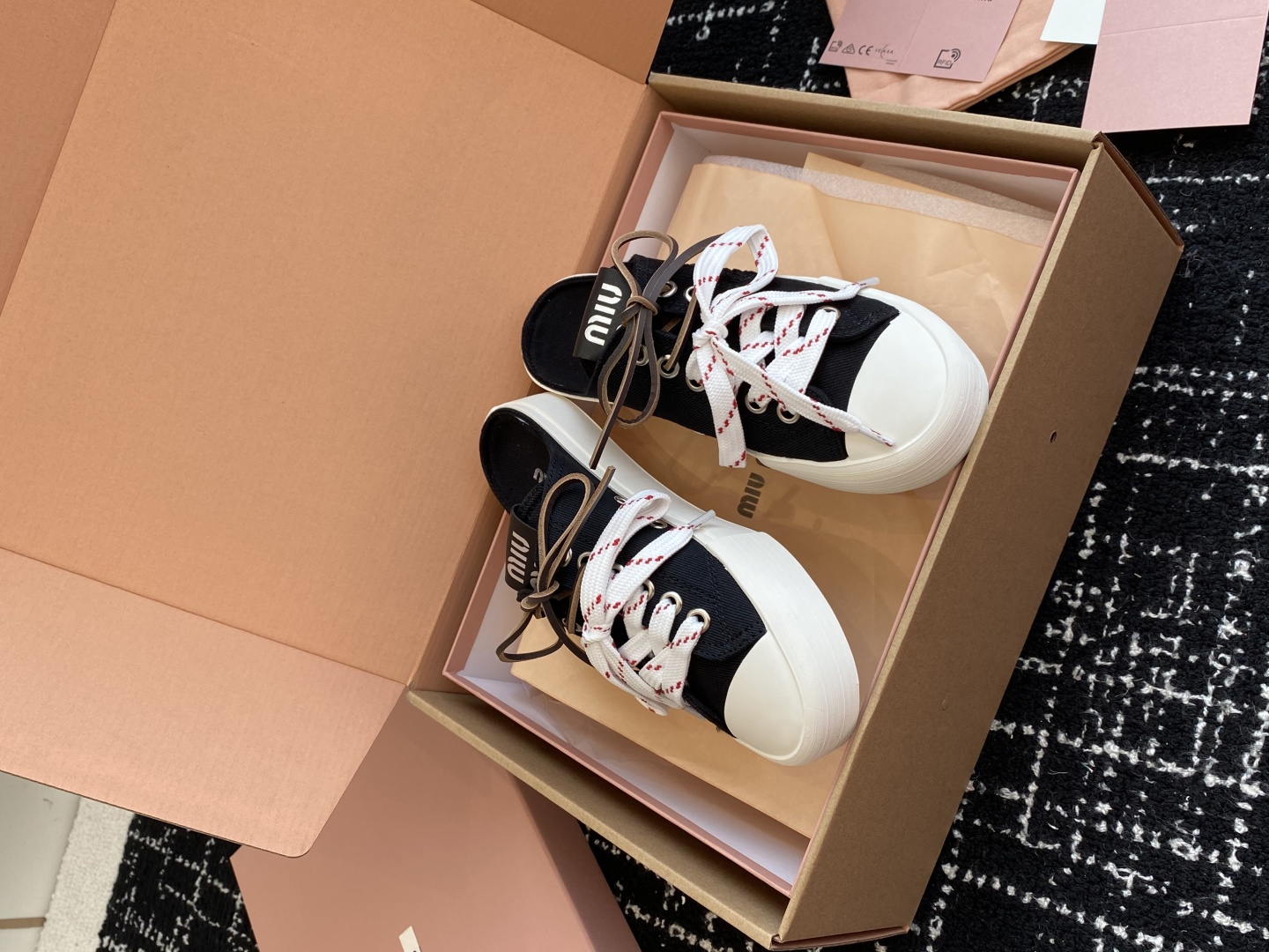 代购级（官网同步✈️盒包装）MiuMiu缪缪 25ss 最新款美式复古风 双鞋带 帆布 半拖 中绑 高绑