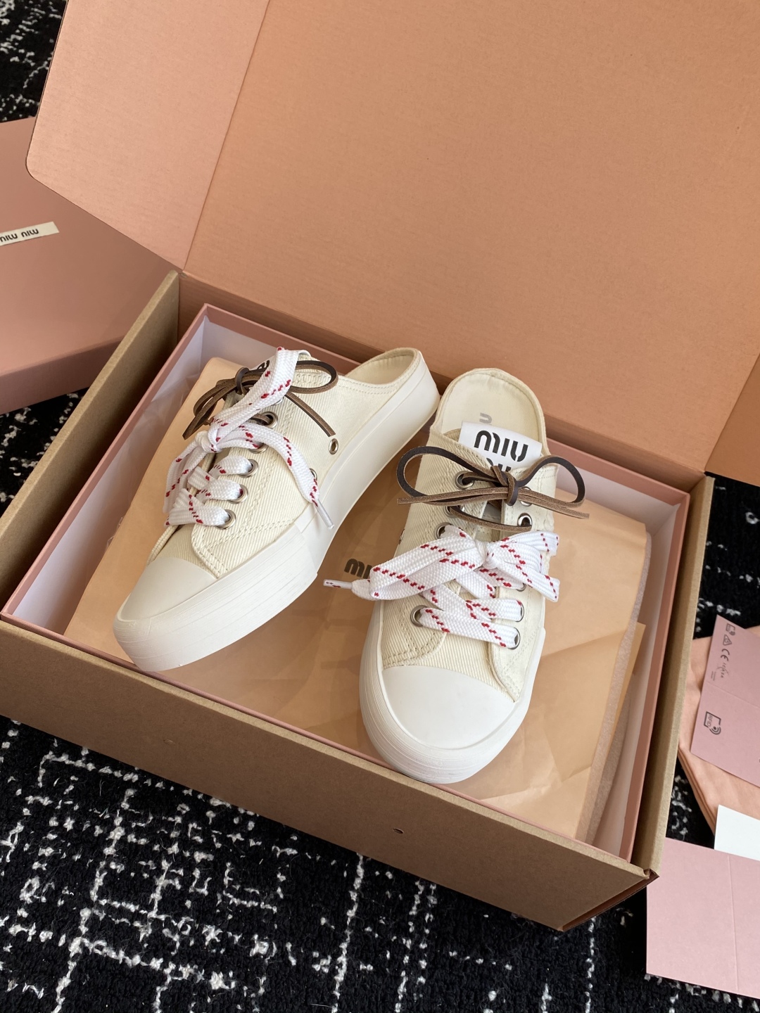 代购级（官网同步✈️盒包装）MiuMiu缪缪 25ss 最新款美式复古风 双鞋带 帆布 半拖 中绑 高绑