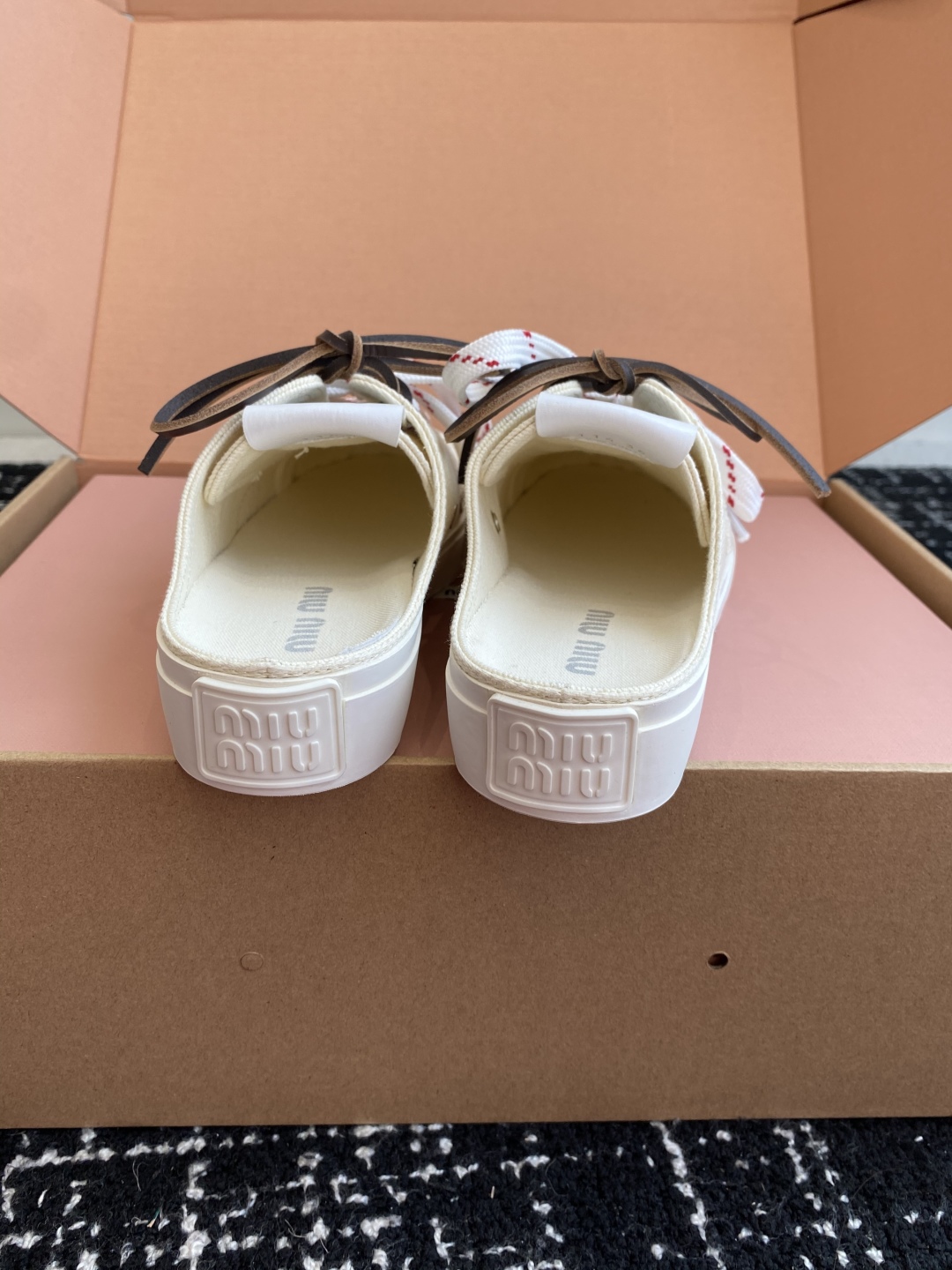 代购级（官网同步✈️盒包装）MiuMiu缪缪 25ss 最新款美式复古风 双鞋带 帆布 半拖 中绑 高绑