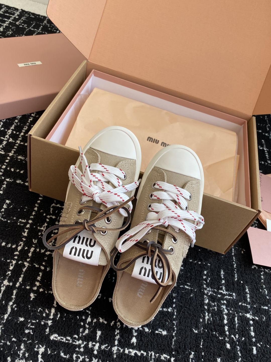 代购级（官网同步✈️盒包装）MiuMiu缪缪 25ss 最新款美式复古风 双鞋带 帆布 半拖 中绑 高绑