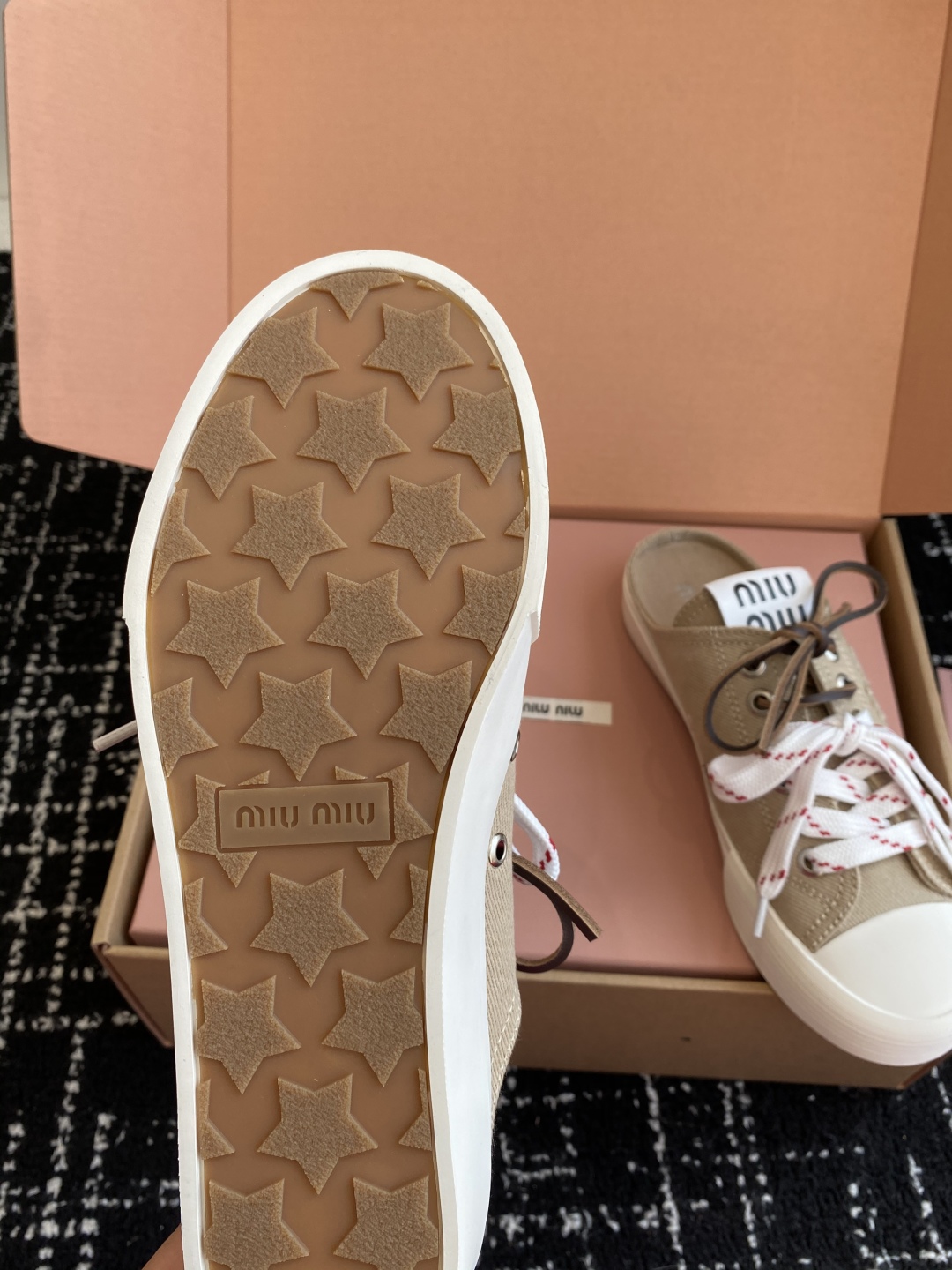代购级（官网同步✈️盒包装）MiuMiu缪缪 25ss 最新款美式复古风 双鞋带 帆布 半拖 中绑 高绑