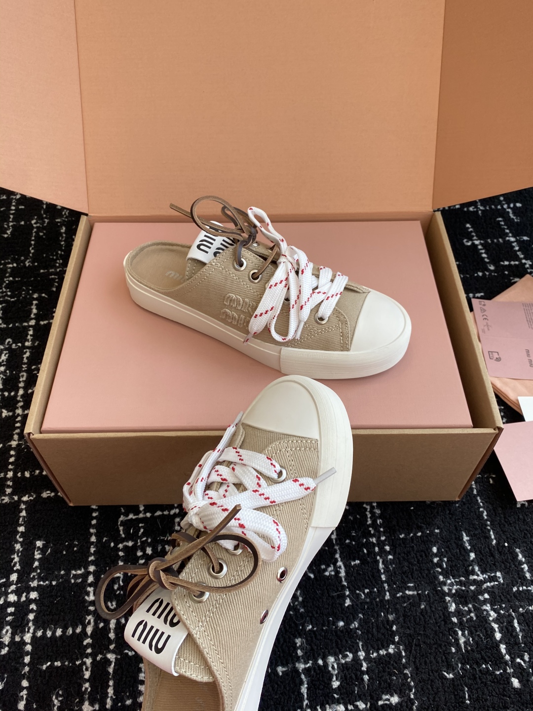 代购级（官网同步✈️盒包装）MiuMiu缪缪 25ss 最新款美式复古风 双鞋带 帆布 半拖 中绑 高绑