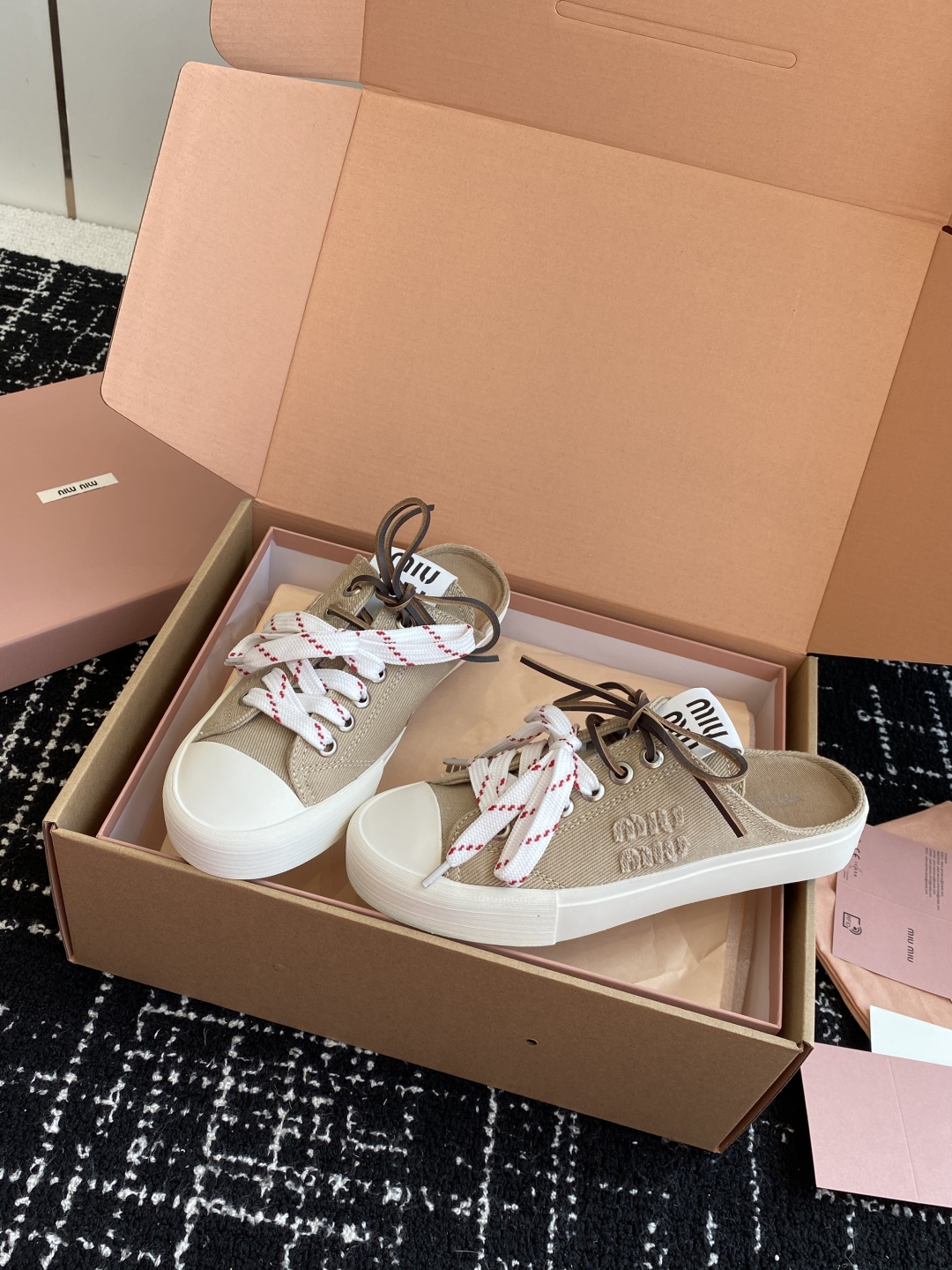 代购级（官网同步✈️盒包装）MiuMiu缪缪 25ss 最新款美式复古风 双鞋带 帆布 半拖 中绑 高绑