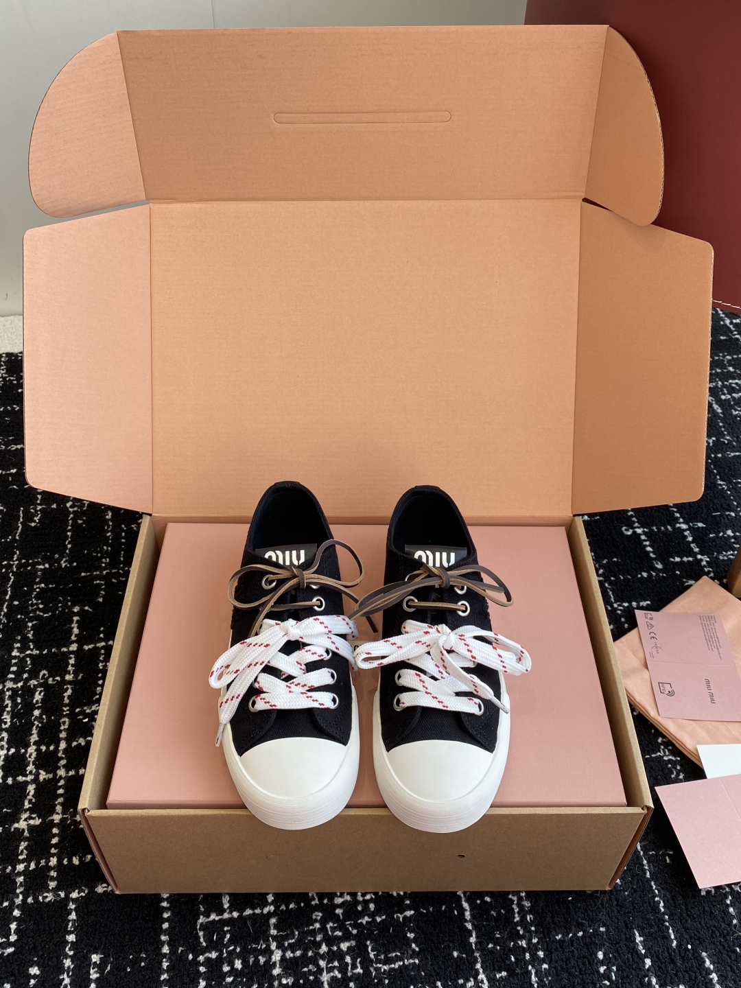 代购级（官网同步✈️盒包装）MiuMiu缪缪 25ss 最新款美式复古风 双鞋带 帆布 半拖 中绑 高绑