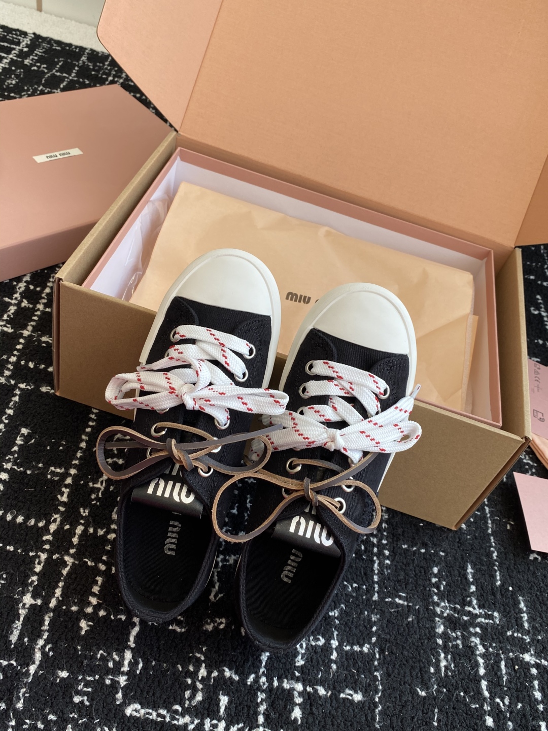 代购级（官网同步✈️盒包装）MiuMiu缪缪 25ss 最新款美式复古风 双鞋带 帆布 半拖 中绑 高绑