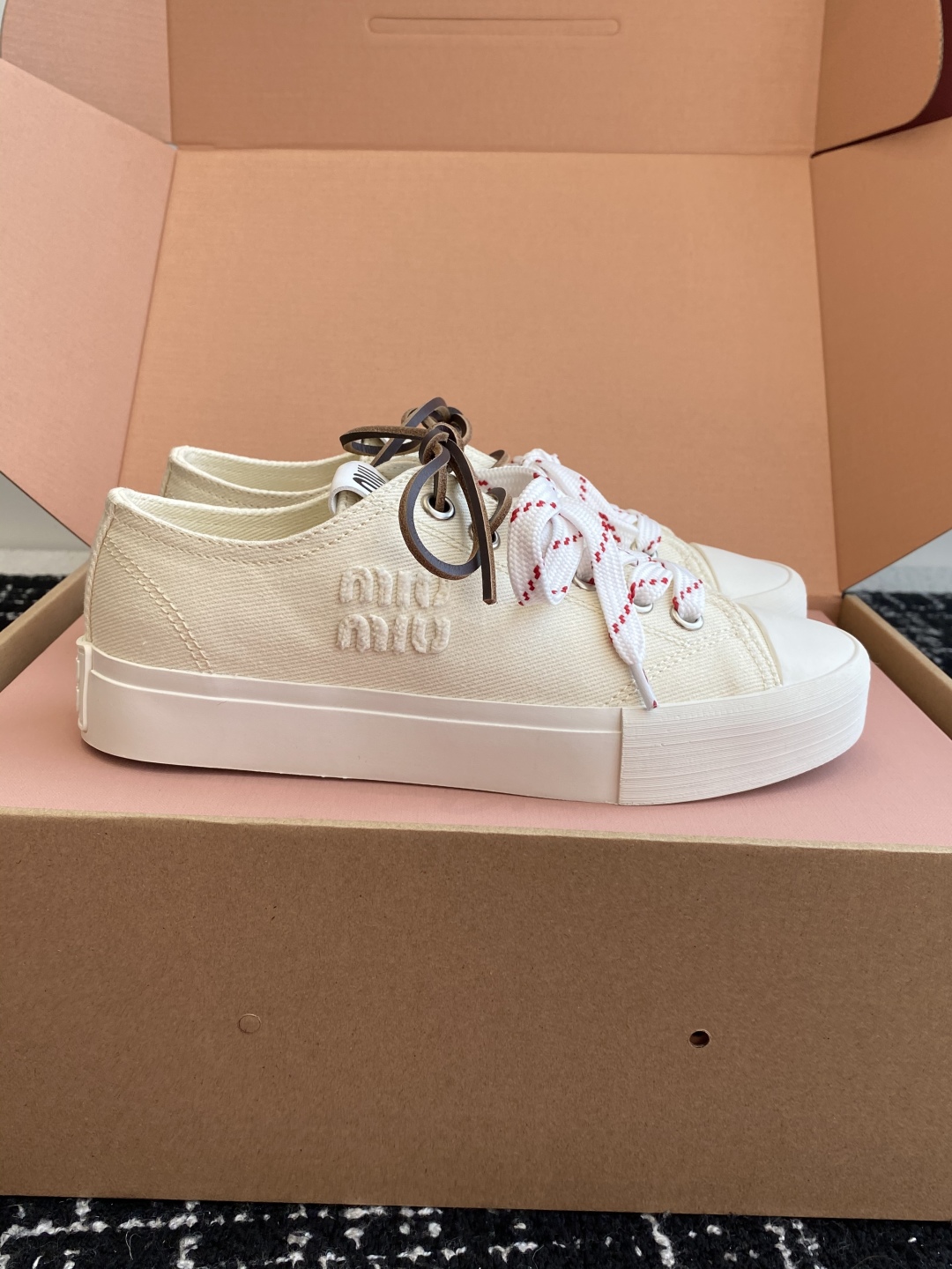 代购级（官网同步✈️盒包装）MiuMiu缪缪 25ss 最新款美式复古风 双鞋带 帆布 半拖 中绑 高绑