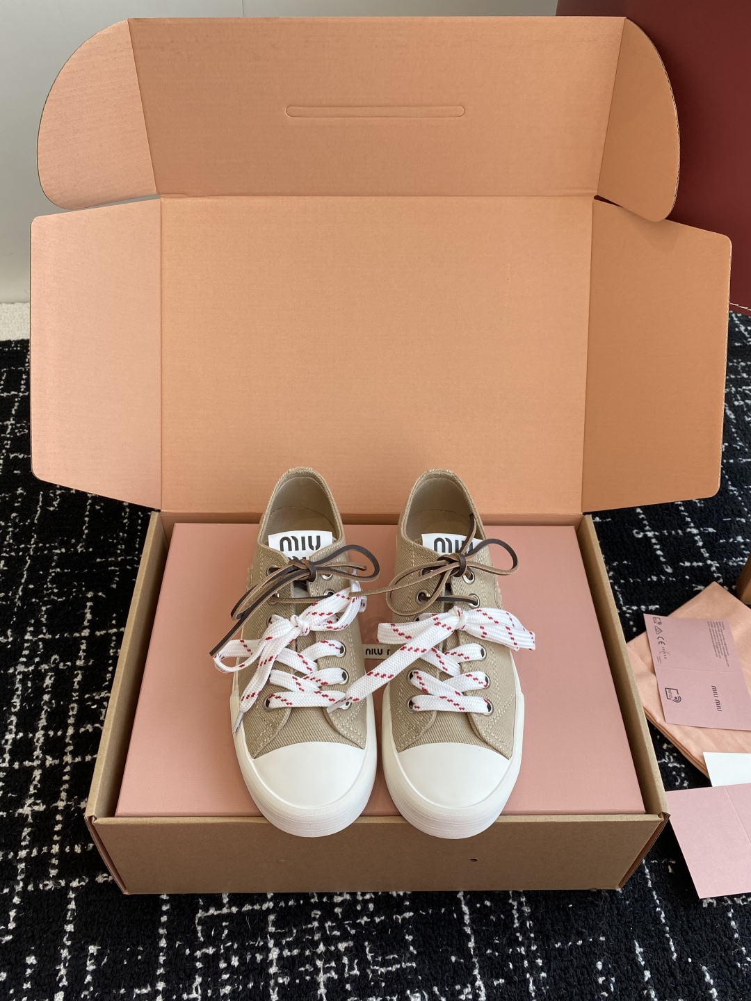 代购级（官网同步✈️盒包装）MiuMiu缪缪 25ss 最新款美式复古风 双鞋带 帆布 半拖 中绑 高绑