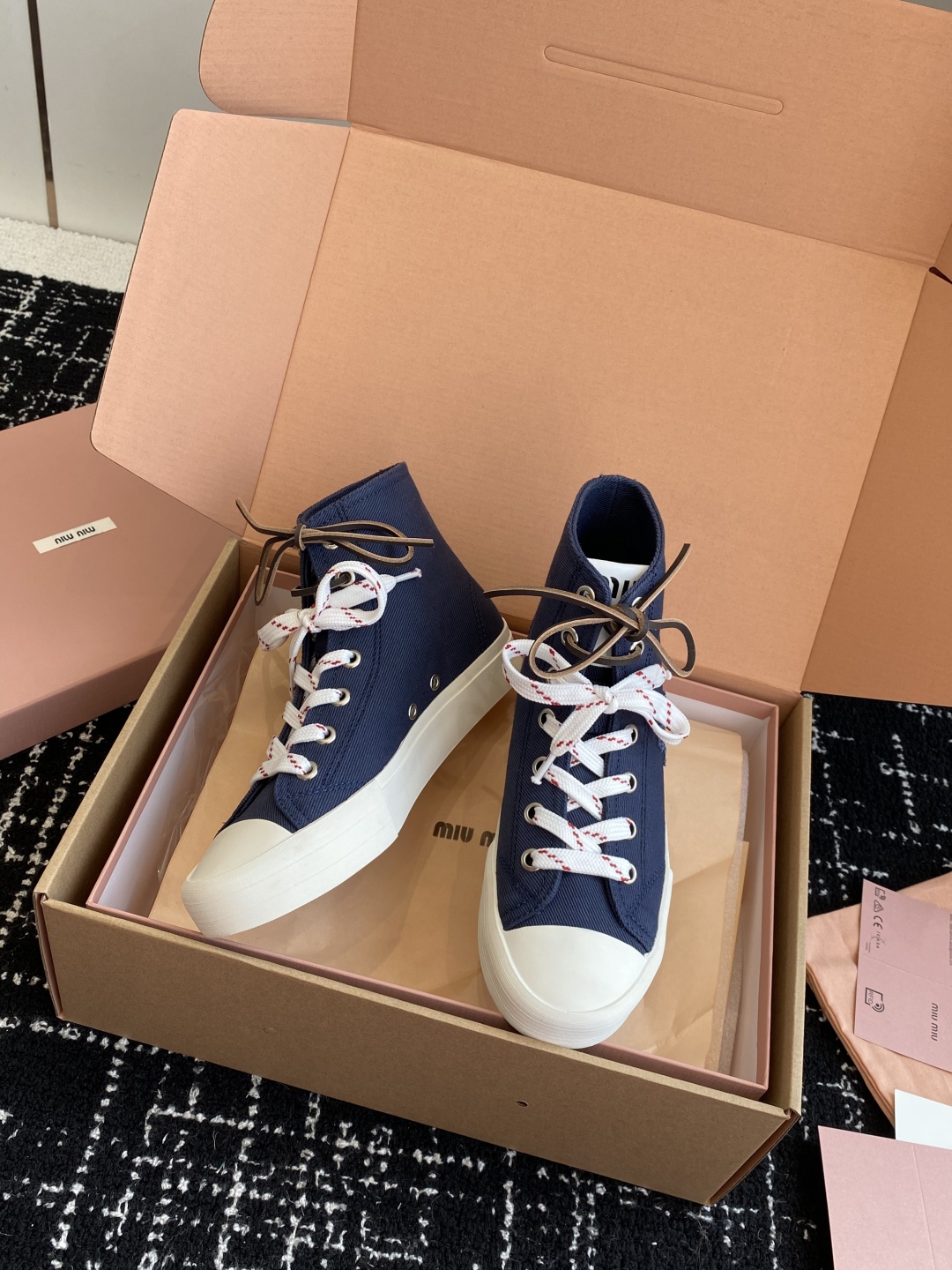 代购级（官网同步✈️盒包装）MiuMiu缪缪 25ss 最新款美式复古风 双鞋带 帆布 半拖 中绑 高绑