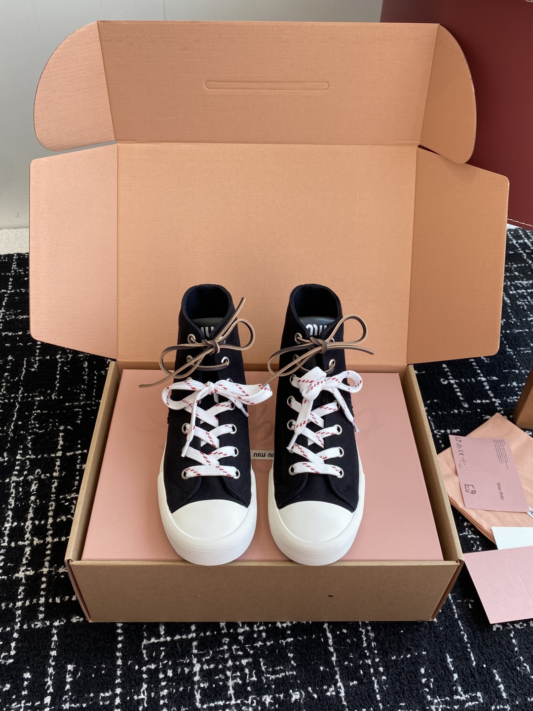 代购级（官网同步✈️盒包装）MiuMiu缪缪 25ss 最新款美式复古风 双鞋带 帆布 半拖 中绑 高绑