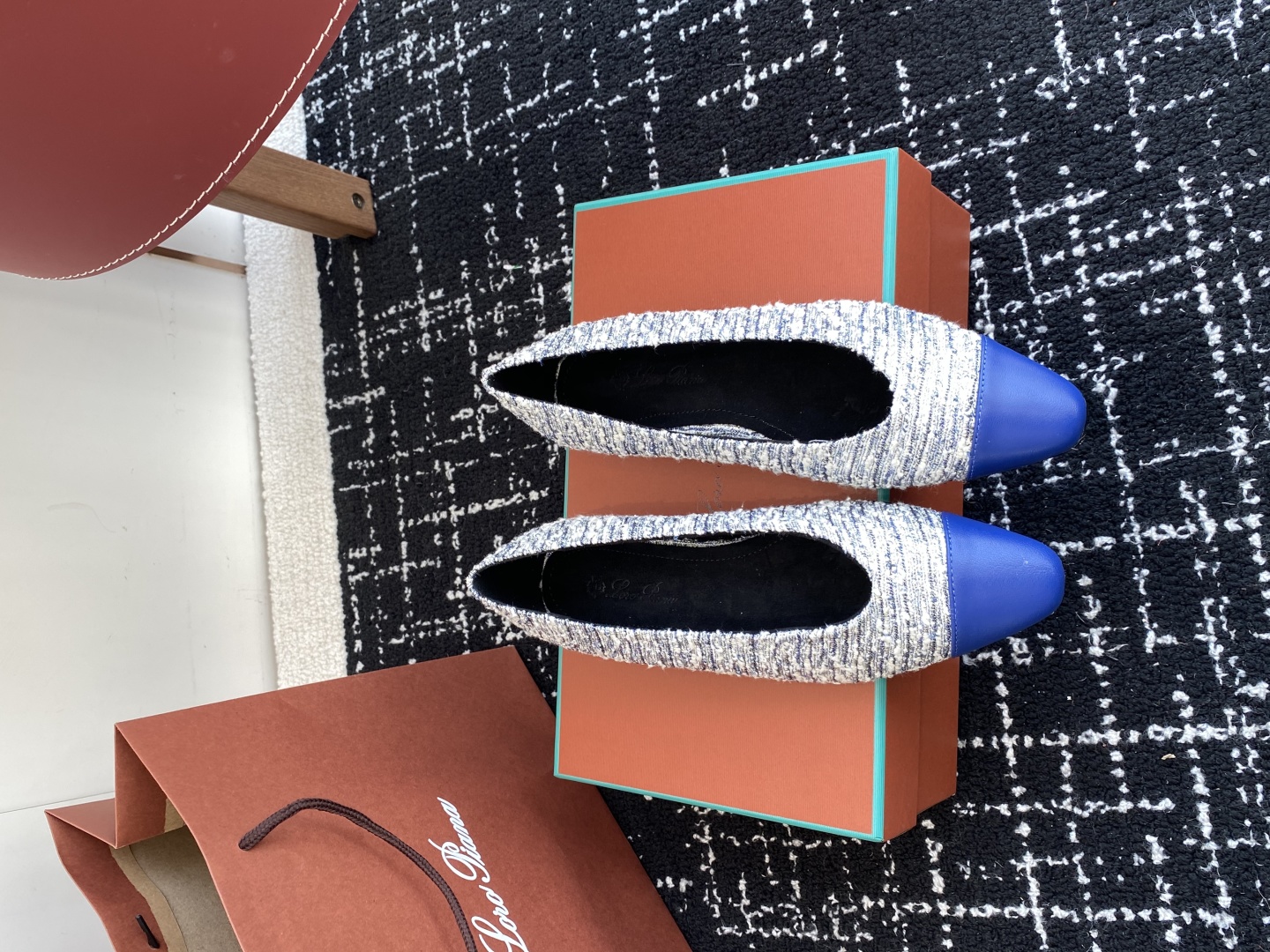 代购级
Loro Piana/ lp。 25ss 春夏新款 经典绝美 复古平底单鞋 

极简主义风格，复