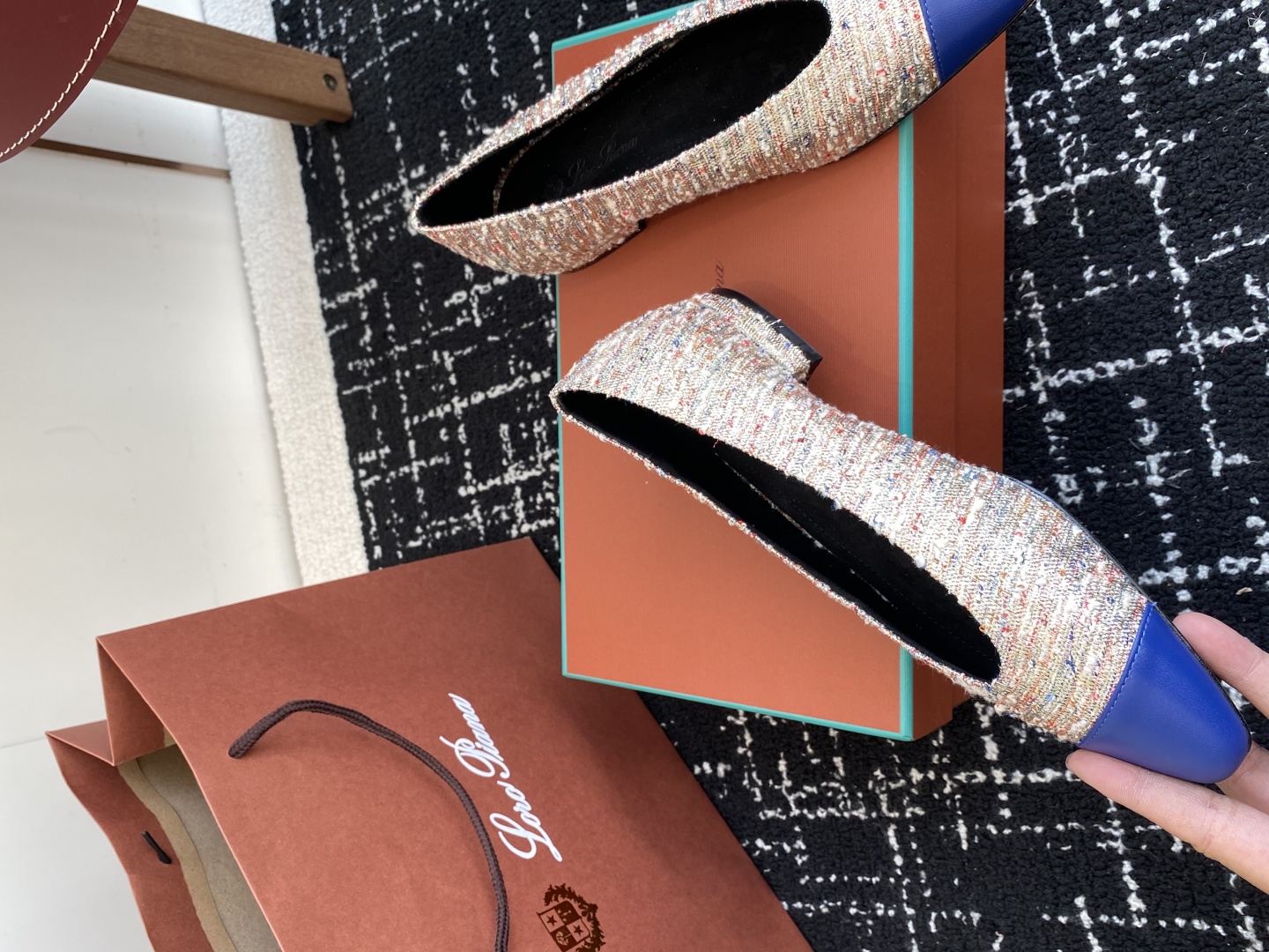 代购级
Loro Piana/ lp。 25ss 春夏新款 经典绝美 复古平底单鞋 

极简主义风格，复