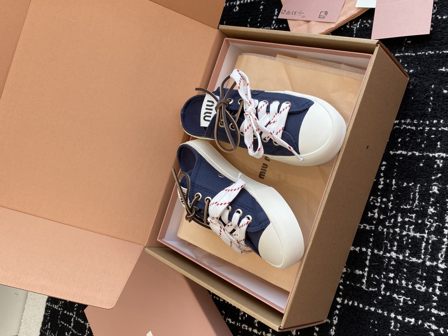 代购级（官网同步✈️盒包装）MiuMiu缪缪 25ss 最新款美式复古风 双鞋带 帆布 半拖 中绑 高绑