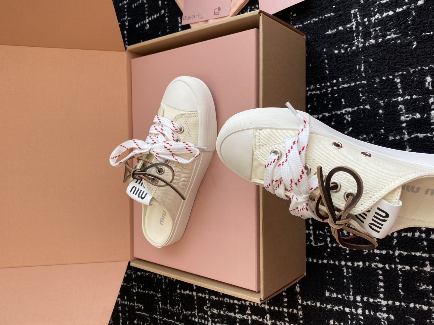 代购级（官网同步✈️盒包装）MiuMiu缪缪 25ss 最新款美式复古风 双鞋带 帆布 半拖 中绑 高绑