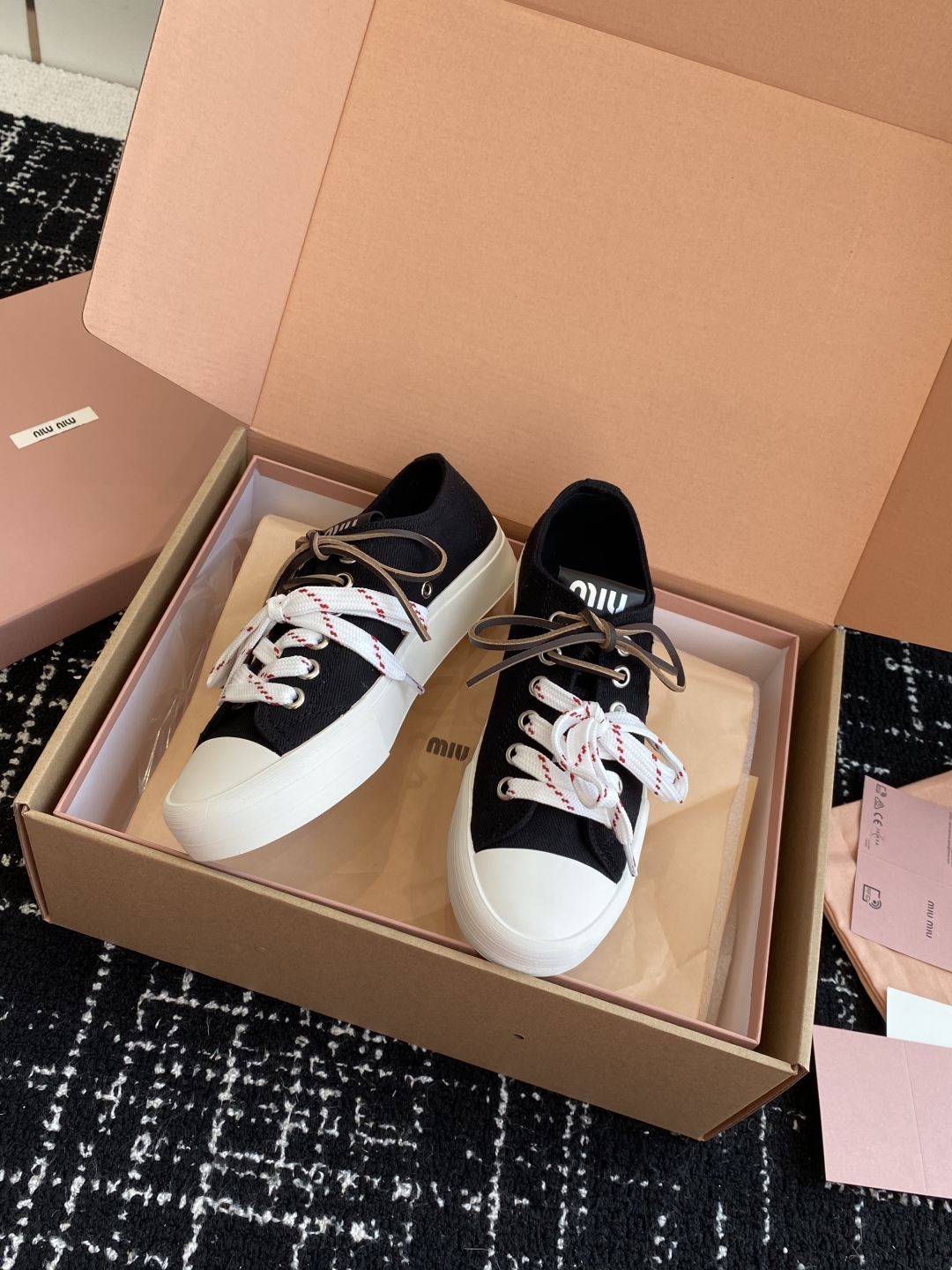 代购级（官网同步✈️盒包装）MiuMiu缪缪 25ss 最新款美式复古风 双鞋带 帆布 半拖 中绑 高绑