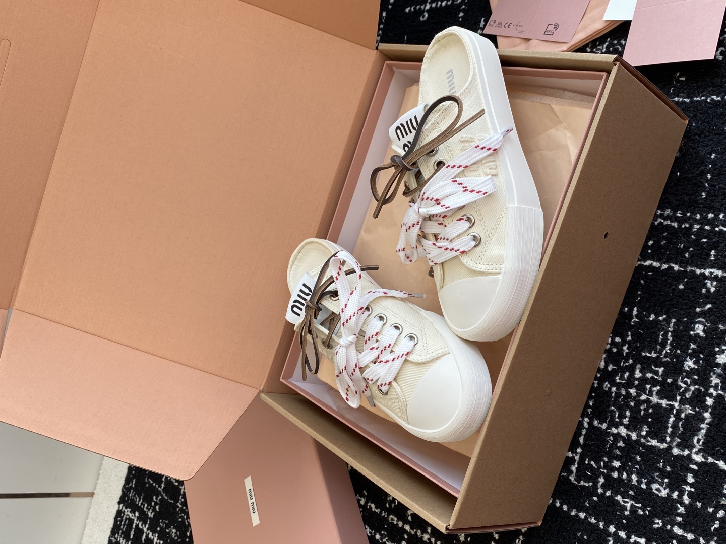 代购级（官网同步✈️盒包装）MiuMiu缪缪 25ss 最新款美式复古风 双鞋带 帆布 半拖 中绑 高绑