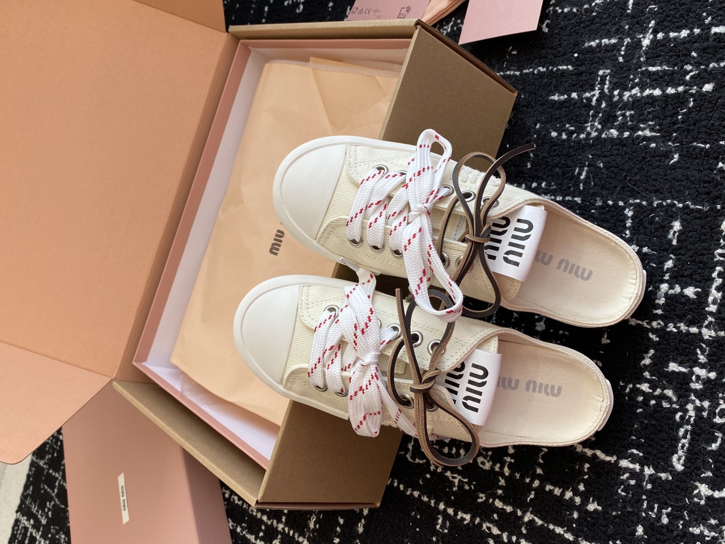 代购级（官网同步✈️盒包装）MiuMiu缪缪 25ss 最新款美式复古风 双鞋带 帆布 半拖 中绑 高绑