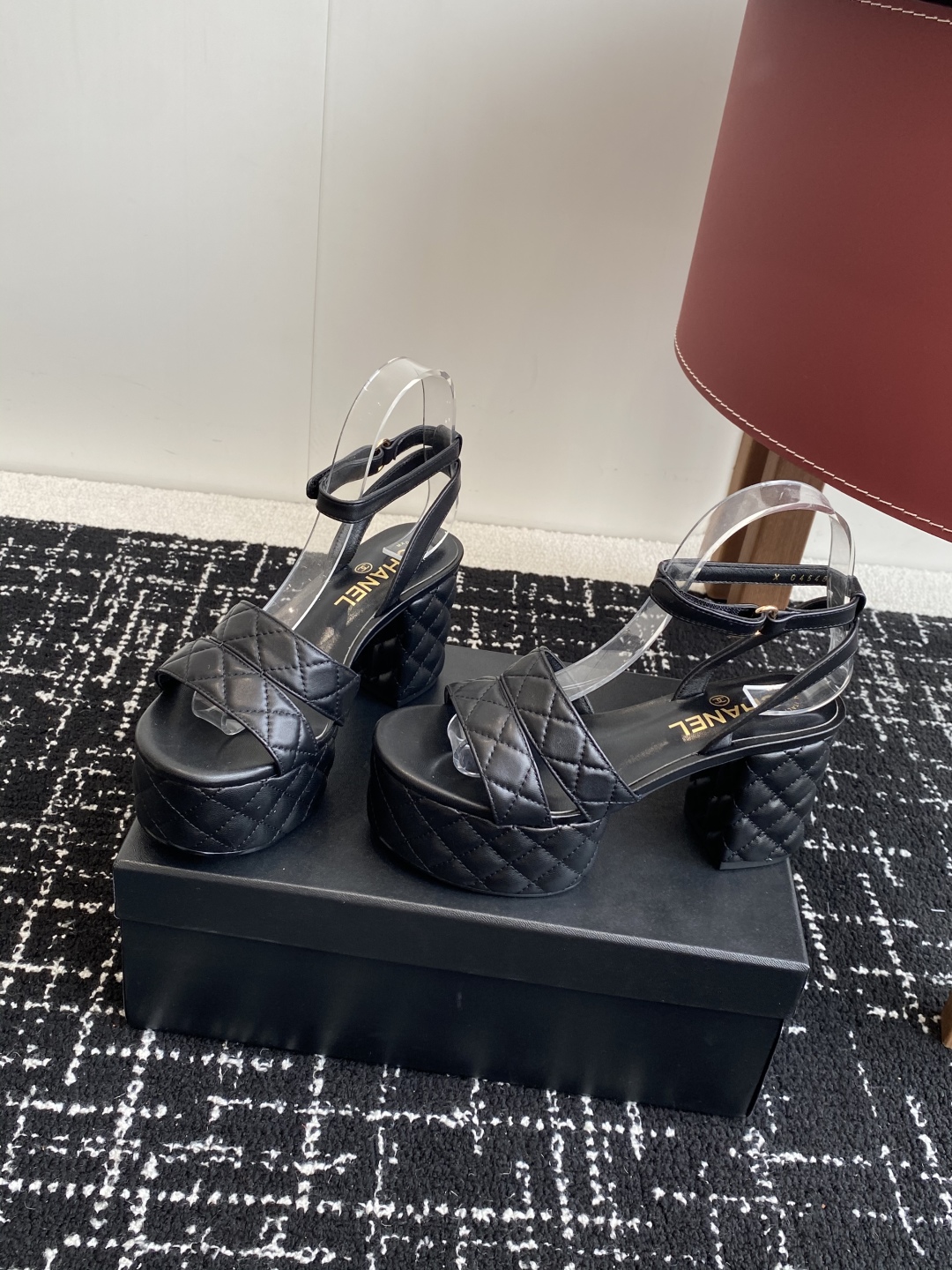 代购级（官网同步✈️盒包装）
Chanel 小香 25ss最新走秀时装 水台高跟鞋 顶级品质

轻奢而不