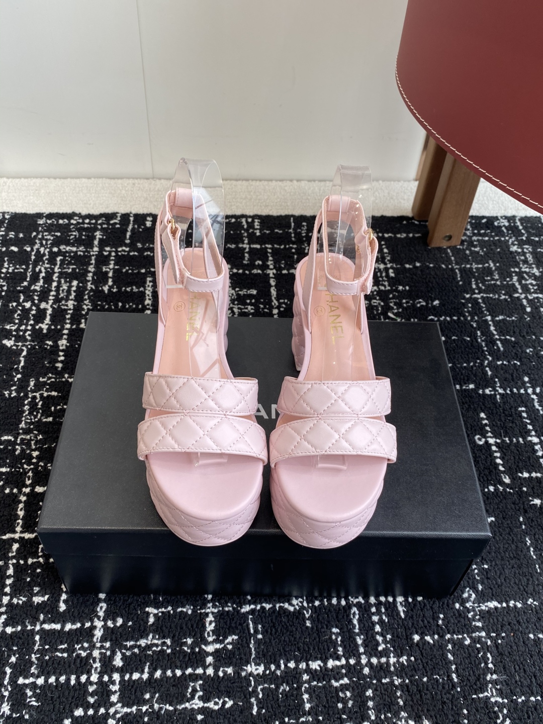 代购级（官网同步✈️盒包装）
Chanel 小香 25ss最新走秀时装 水台高跟鞋 顶级品质

轻奢而不