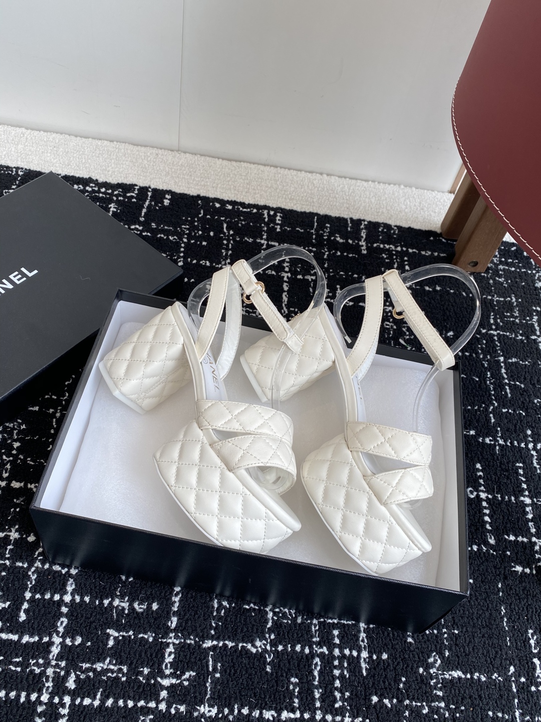 代购级（官网同步✈️盒包装）
Chanel 小香 25ss最新走秀时装 水台高跟鞋 顶级品质

轻奢而不