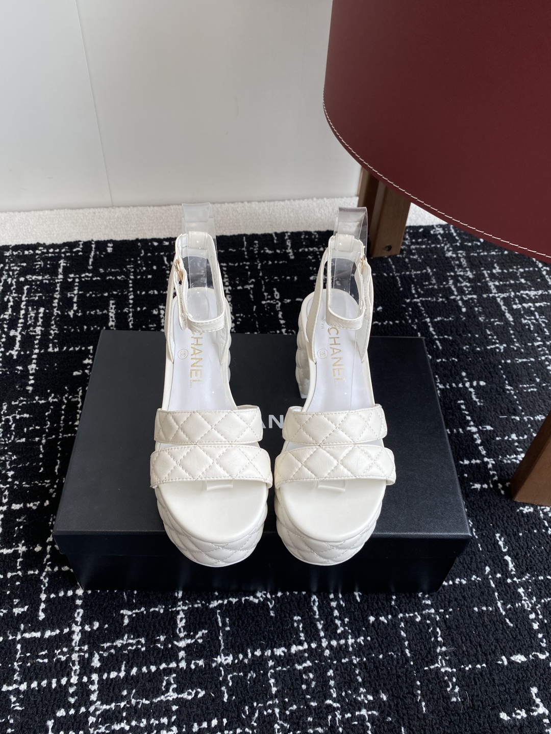 代购级（官网同步✈️盒包装）
Chanel 小香 25ss最新走秀时装 水台高跟鞋 顶级品质

轻奢而不