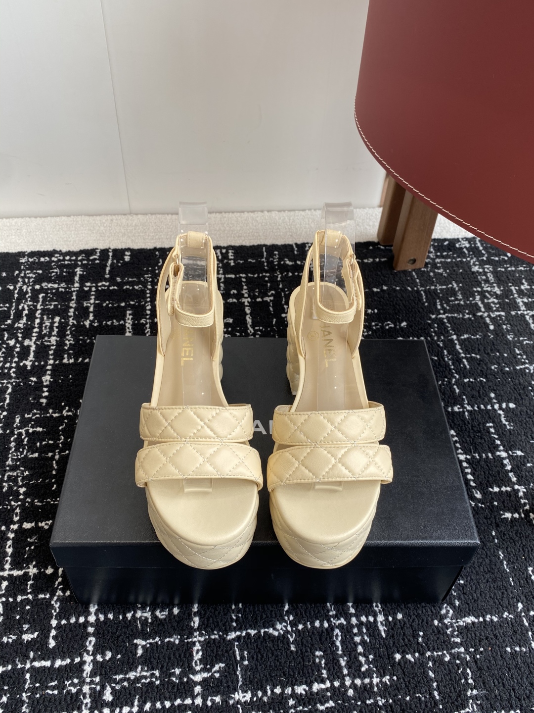 代购级（官网同步✈️盒包装）
Chanel 小香 25ss最新走秀时装 水台高跟鞋 顶级品质

轻奢而不