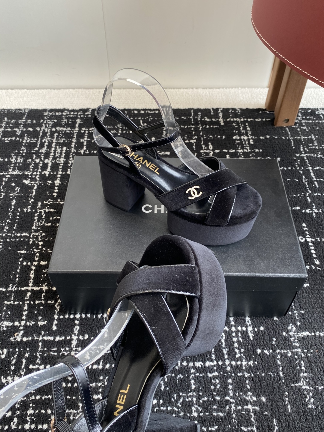 代购级（官网同步✈️盒包装）
Chanel 小香 25ss最新走秀时装 水台高跟鞋 顶级品质

轻奢而不
