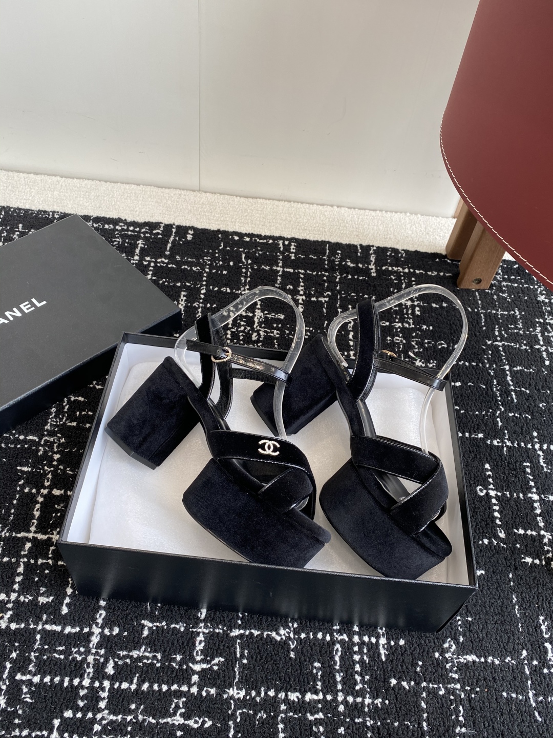代购级（官网同步✈️盒包装）
Chanel 小香 25ss最新走秀时装 水台高跟鞋 顶级品质

轻奢而不