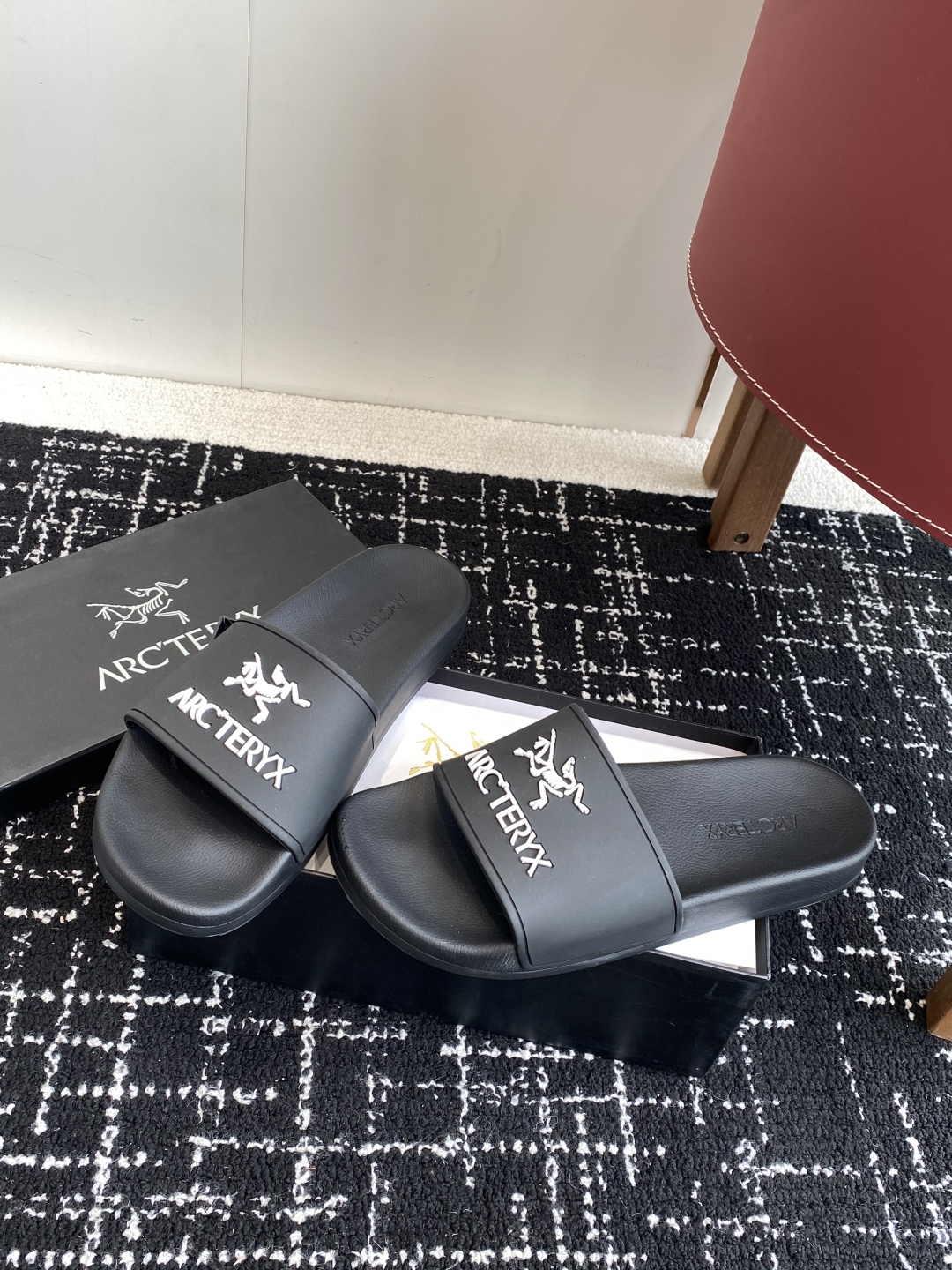 代购级
ARCTERYX 25ss 春夏男款 沙滩拖鞋 国内国外专柜断货王，找遍国内专柜心心念念终于到手