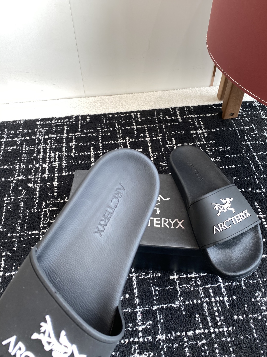 代购级
ARCTERYX 25ss 春夏男款 沙滩拖鞋 国内国外专柜断货王，找遍国内专柜心心念念终于到手