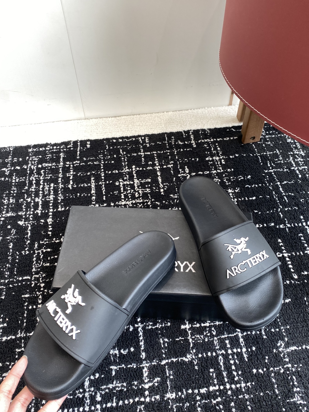代购级
ARCTERYX 25ss 春夏男款 沙滩拖鞋 国内国外专柜断货王，找遍国内专柜心心念念终于到手