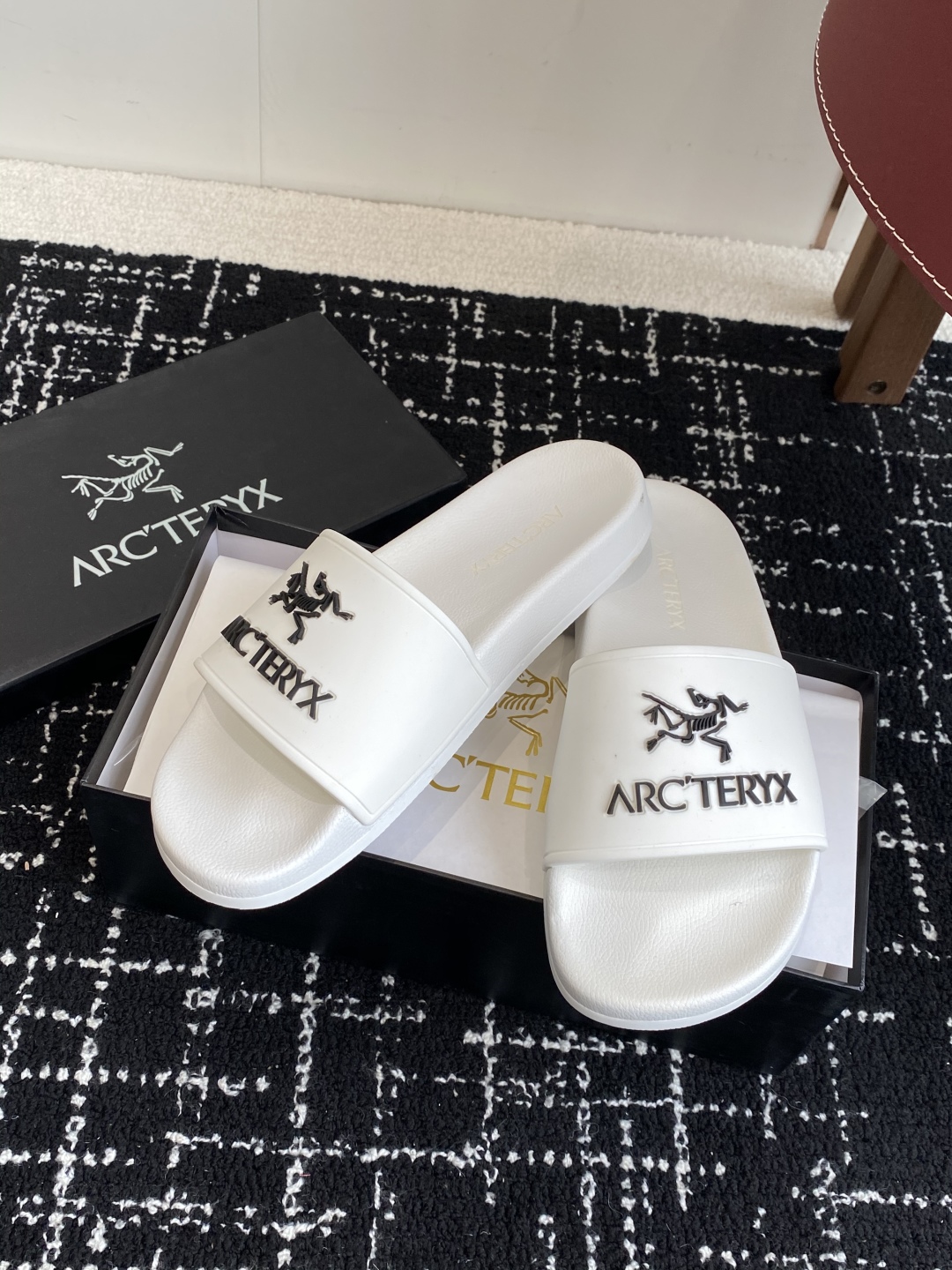 代购级
ARCTERYX 25ss 春夏男款 沙滩拖鞋 国内国外专柜断货王，找遍国内专柜心心念念终于到手