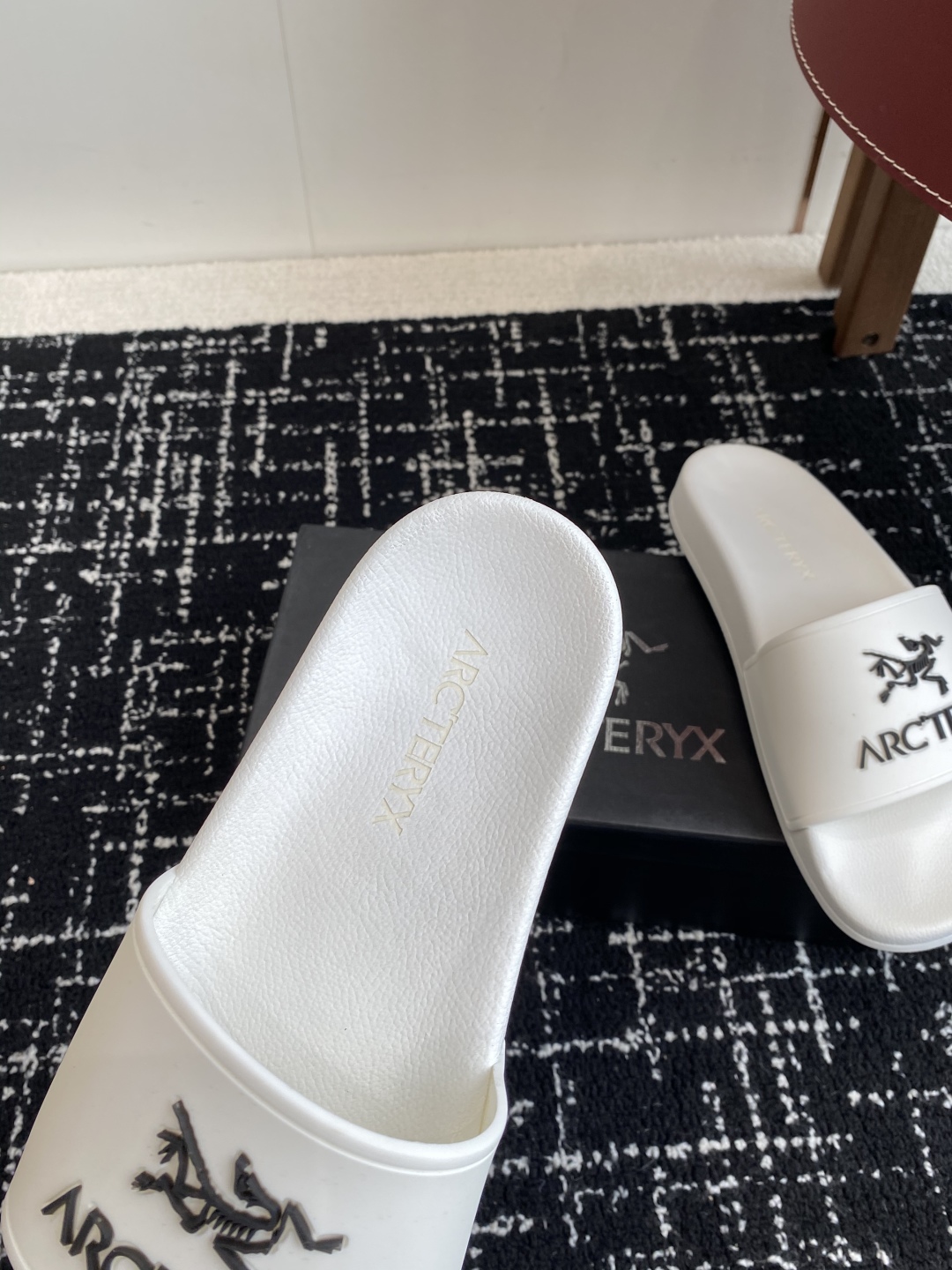 代购级
ARCTERYX 25ss 春夏男款 沙滩拖鞋 国内国外专柜断货王，找遍国内专柜心心念念终于到手