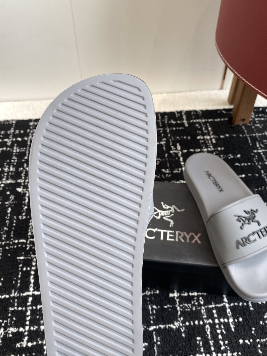 代购级
ARCTERYX 25ss 春夏男款 沙滩拖鞋 国内国外专柜断货王，找遍国内专柜心心念念终于到手