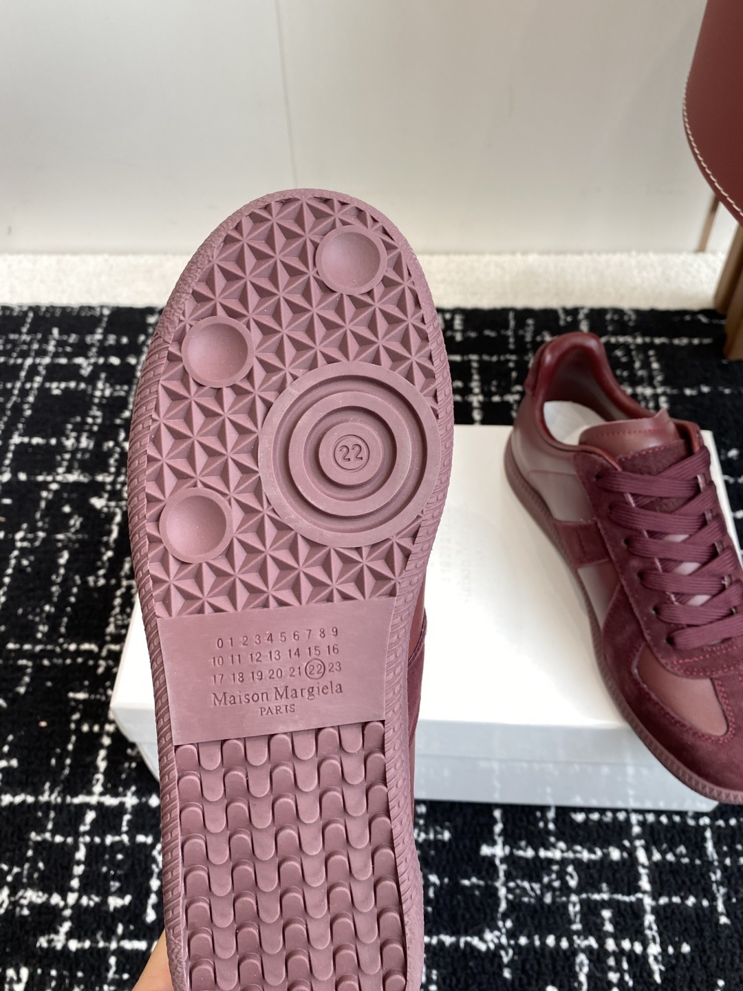 代购级
MaisonMargiela MM6 马吉拉 情侣款 喷墨 涂鸦 帆布 德训鞋 休闲 运动鞋