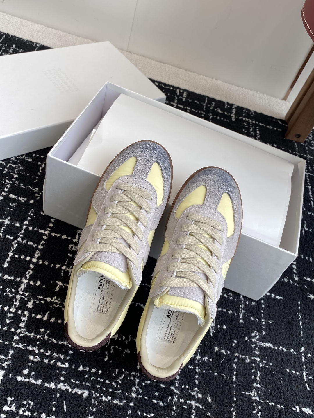 代购级
MaisonMargiela MM6 马吉拉 情侣款 喷墨 涂鸦 帆布 德训鞋 休闲 运动鞋

