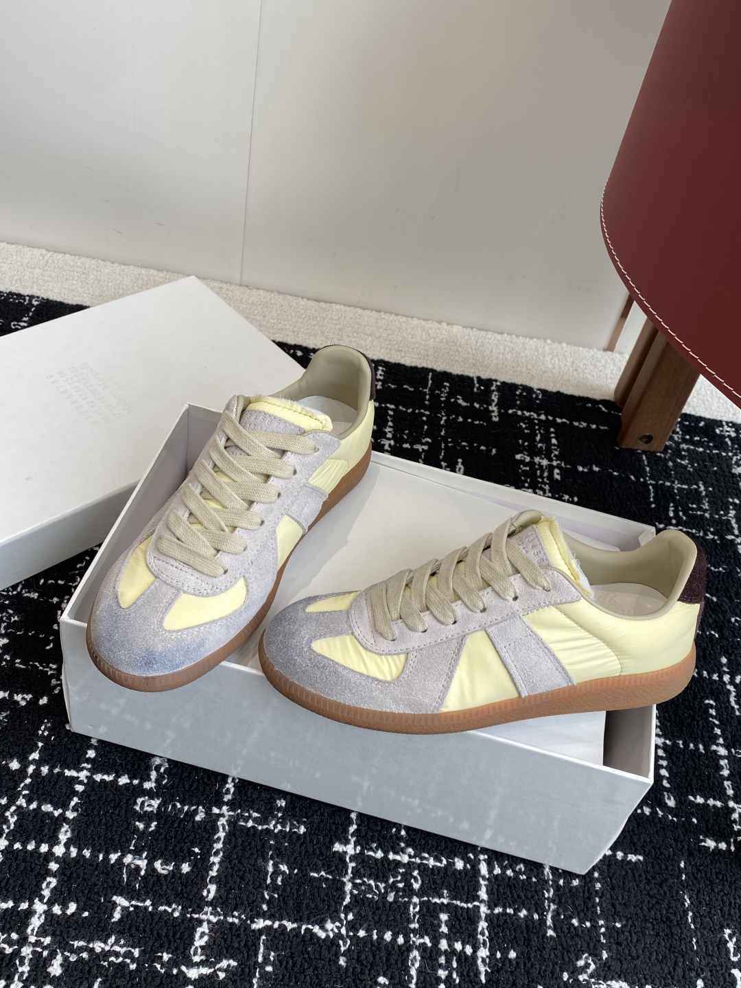 代购级
MaisonMargiela MM6 马吉拉 情侣款 喷墨 涂鸦 帆布 德训鞋 休闲 运动鞋

