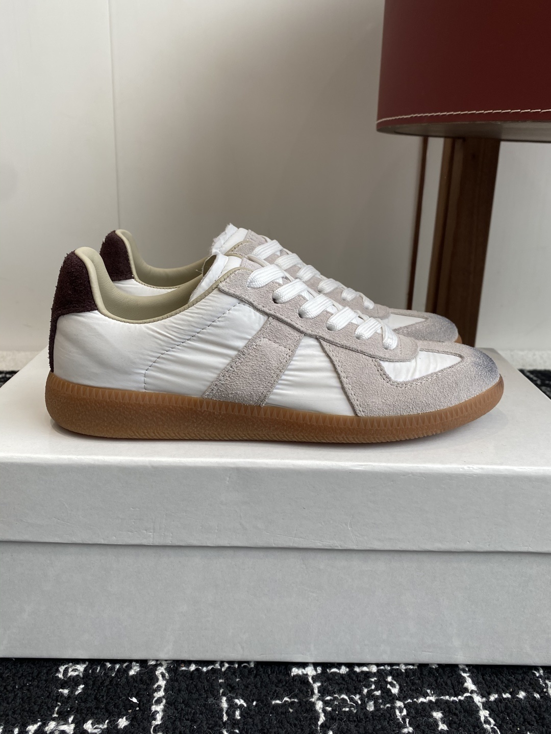 代购级
MaisonMargiela MM6 马吉拉 情侣款 喷墨 涂鸦 帆布 德训鞋 休闲 运动鞋
