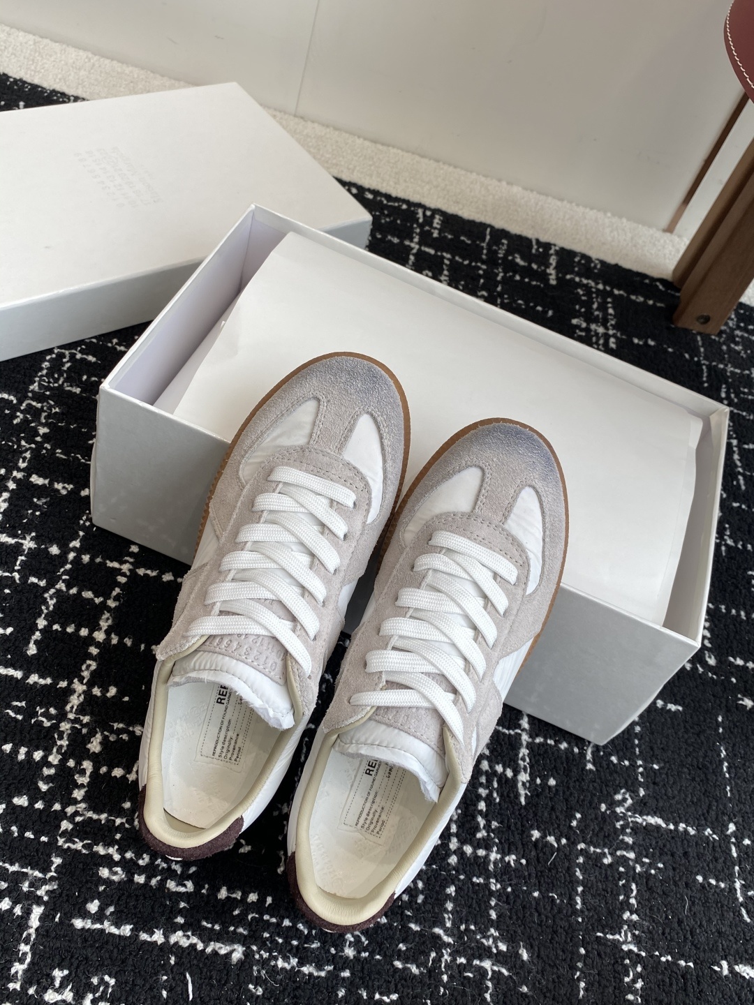 代购级
MaisonMargiela MM6 马吉拉 情侣款 喷墨 涂鸦 帆布 德训鞋 休闲 运动鞋