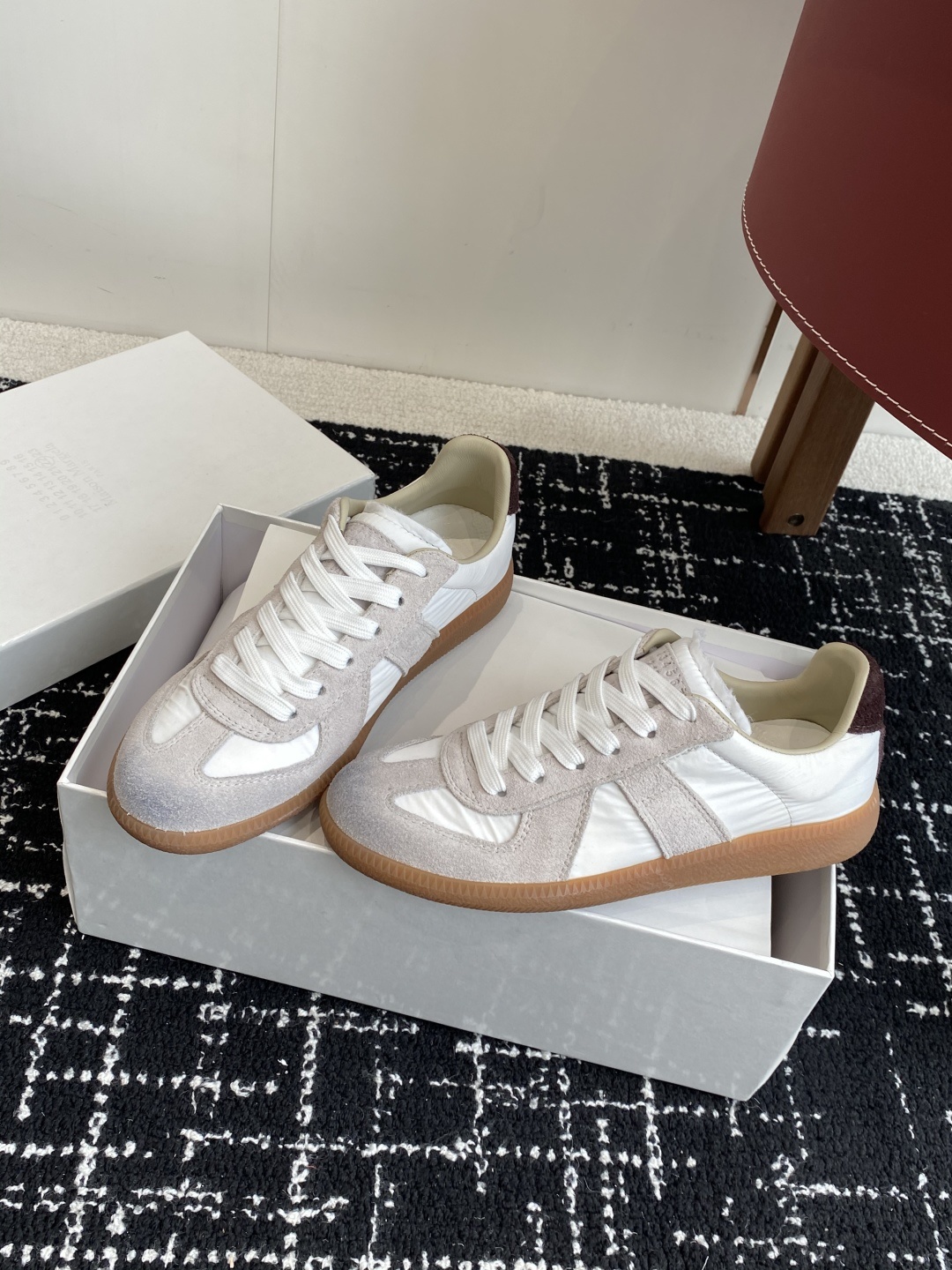 代购级
MaisonMargiela MM6 马吉拉 情侣款 喷墨 涂鸦 帆布 德训鞋 休闲 运动鞋