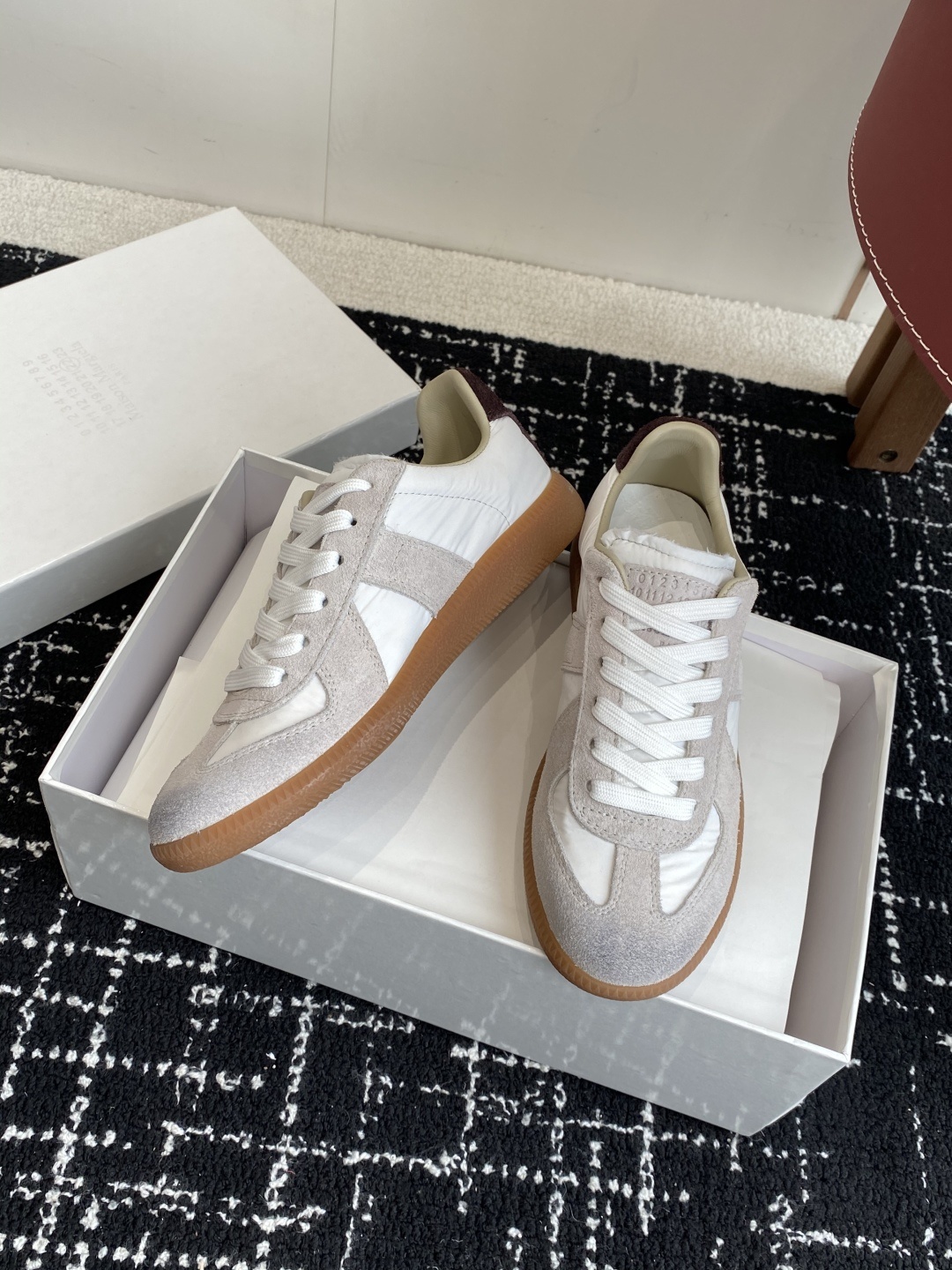 代购级
MaisonMargiela MM6 马吉拉 情侣款 喷墨 涂鸦 帆布 德训鞋 休闲 运动鞋