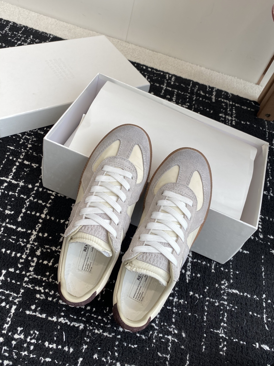 代购级
MaisonMargiela MM6 马吉拉 情侣款 喷墨 涂鸦 帆布 德训鞋 休闲 运动鞋