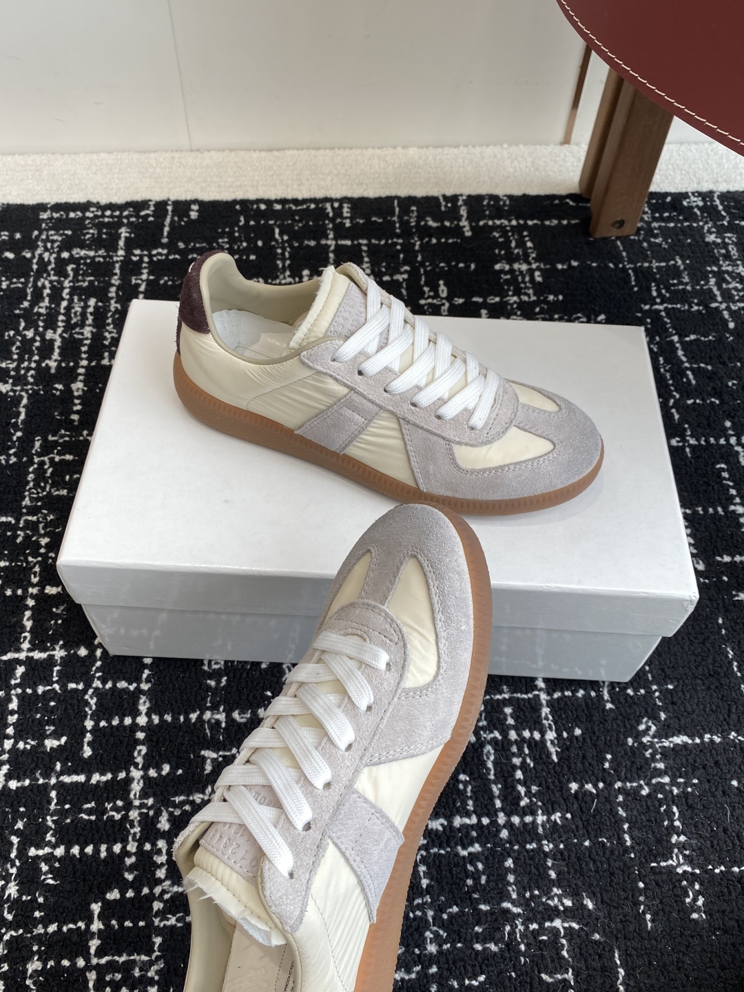 代购级
MaisonMargiela MM6 马吉拉 情侣款 喷墨 涂鸦 帆布 德训鞋 休闲 运动鞋