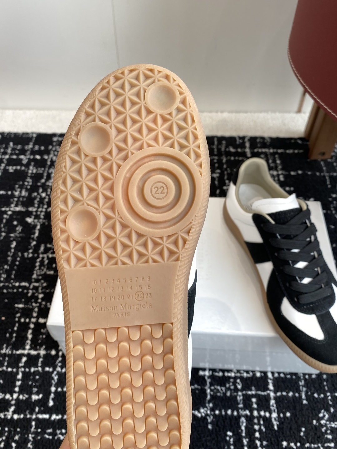 代购级
MaisonMargiela MM6 马吉拉 情侣款 喷墨 涂鸦 帆布 德训鞋 休闲 运动鞋
