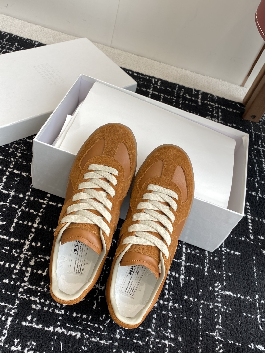 代购级
MaisonMargiela MM6 马吉拉 情侣款 喷墨 涂鸦 帆布 德训鞋 休闲 运动鞋