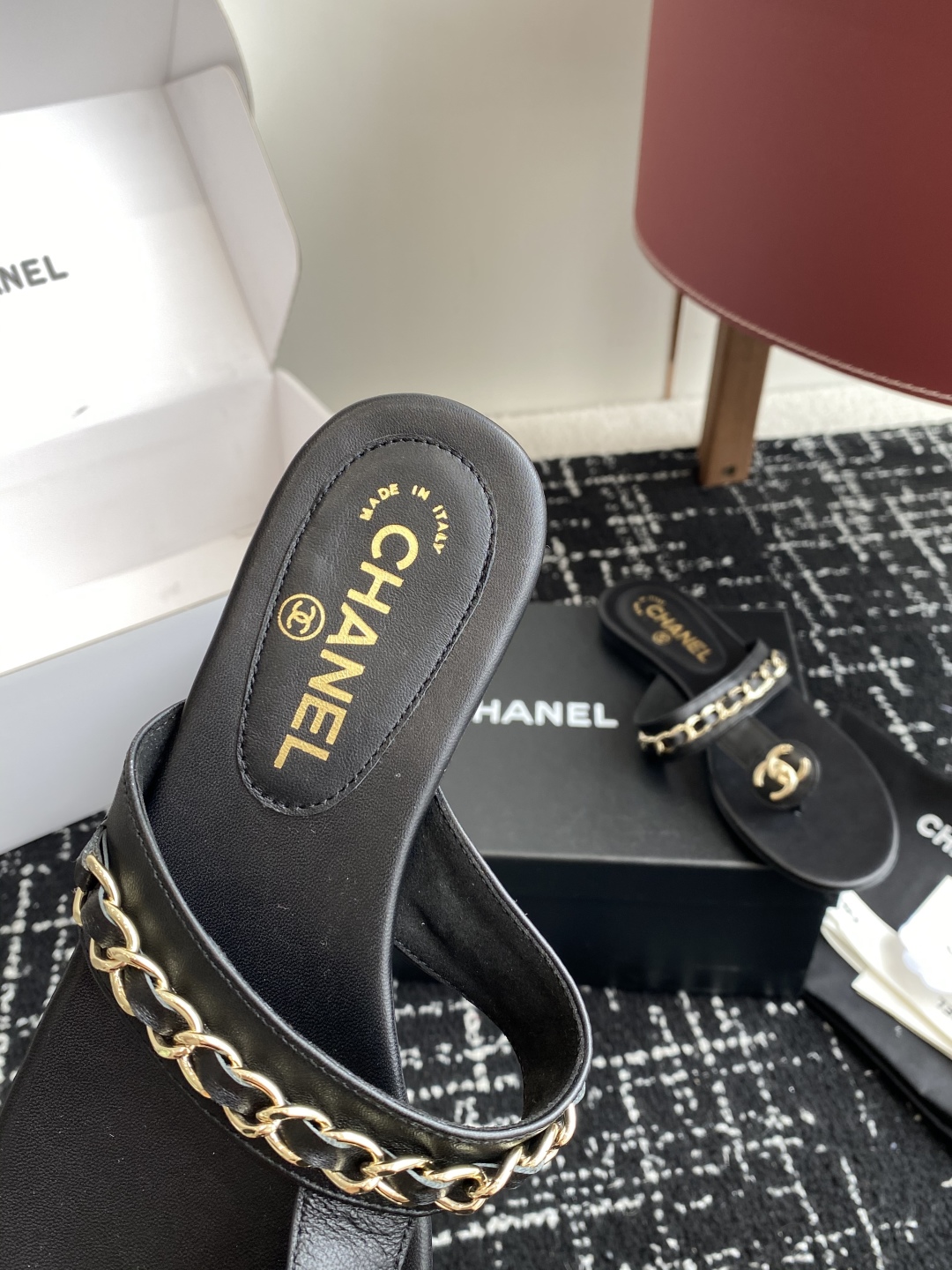 代购级（官网同步✈️盒包装）
CHANEL 香奈儿 25ss 夏季新款 夹脚人字拖 海滩必备款

Cha