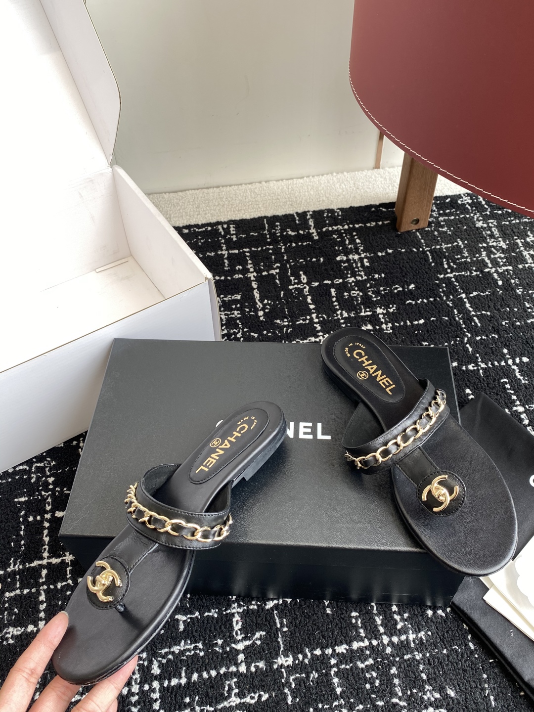 代购级（官网同步✈️盒包装）
CHANEL 香奈儿 25ss 夏季新款 夹脚人字拖 海滩必备款

Cha