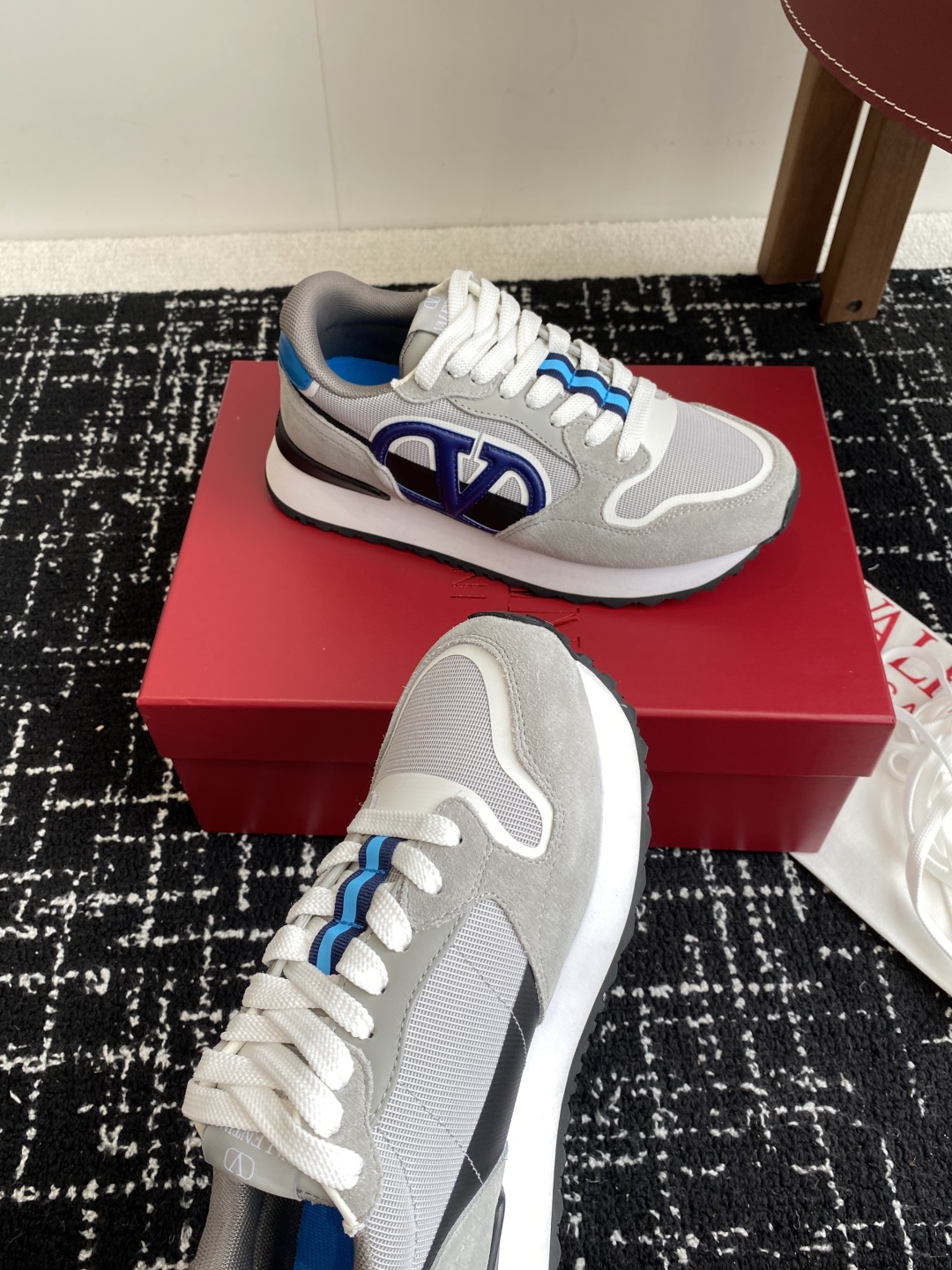 代购级
Valentino华伦天奴V家 25ss 新款休闲 厚底老爹鞋 情侣运动鞋

原版购入开发 做货