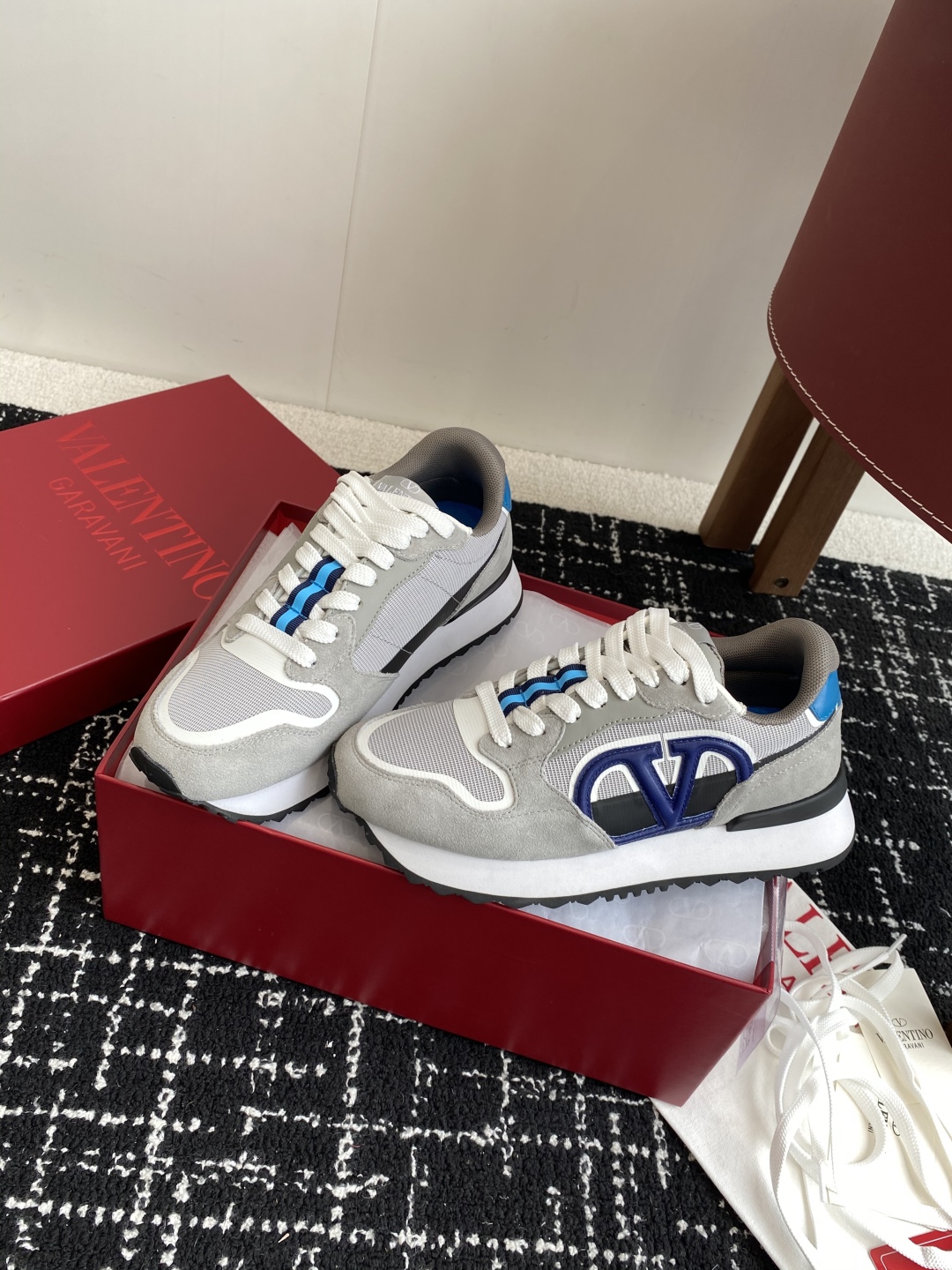 代购级
Valentino华伦天奴V家 25ss 新款休闲 厚底老爹鞋 情侣运动鞋

原版购入开发 做货