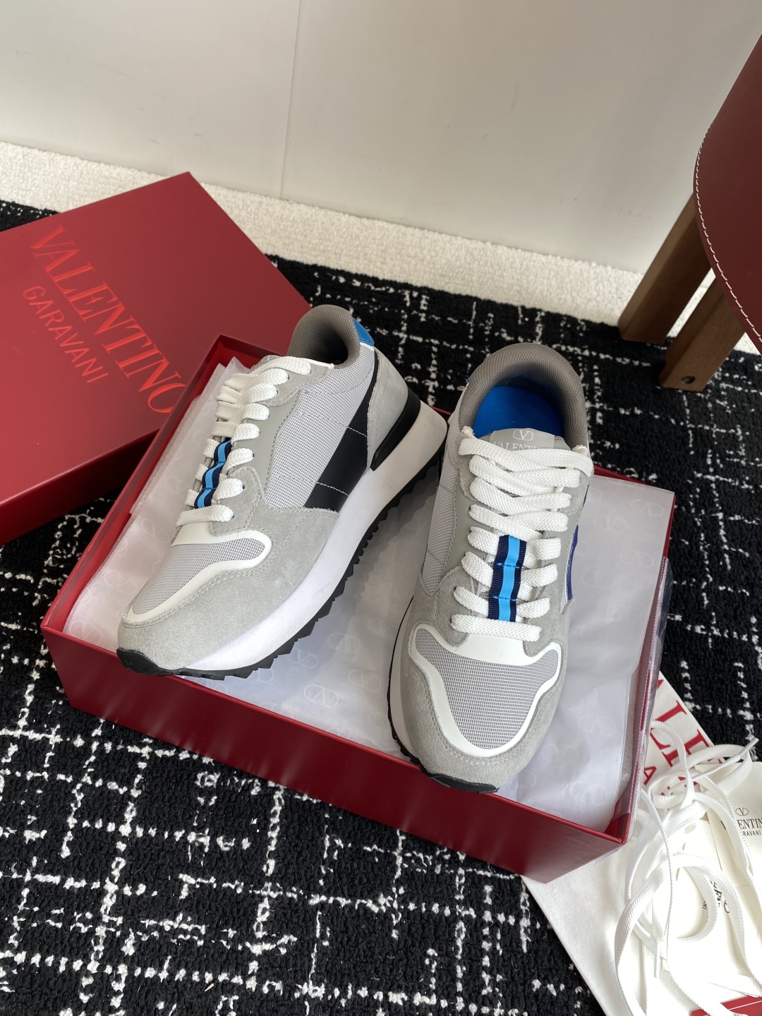 代购级
Valentino华伦天奴V家 25ss 新款休闲 厚底老爹鞋 情侣运动鞋

原版购入开发 做货